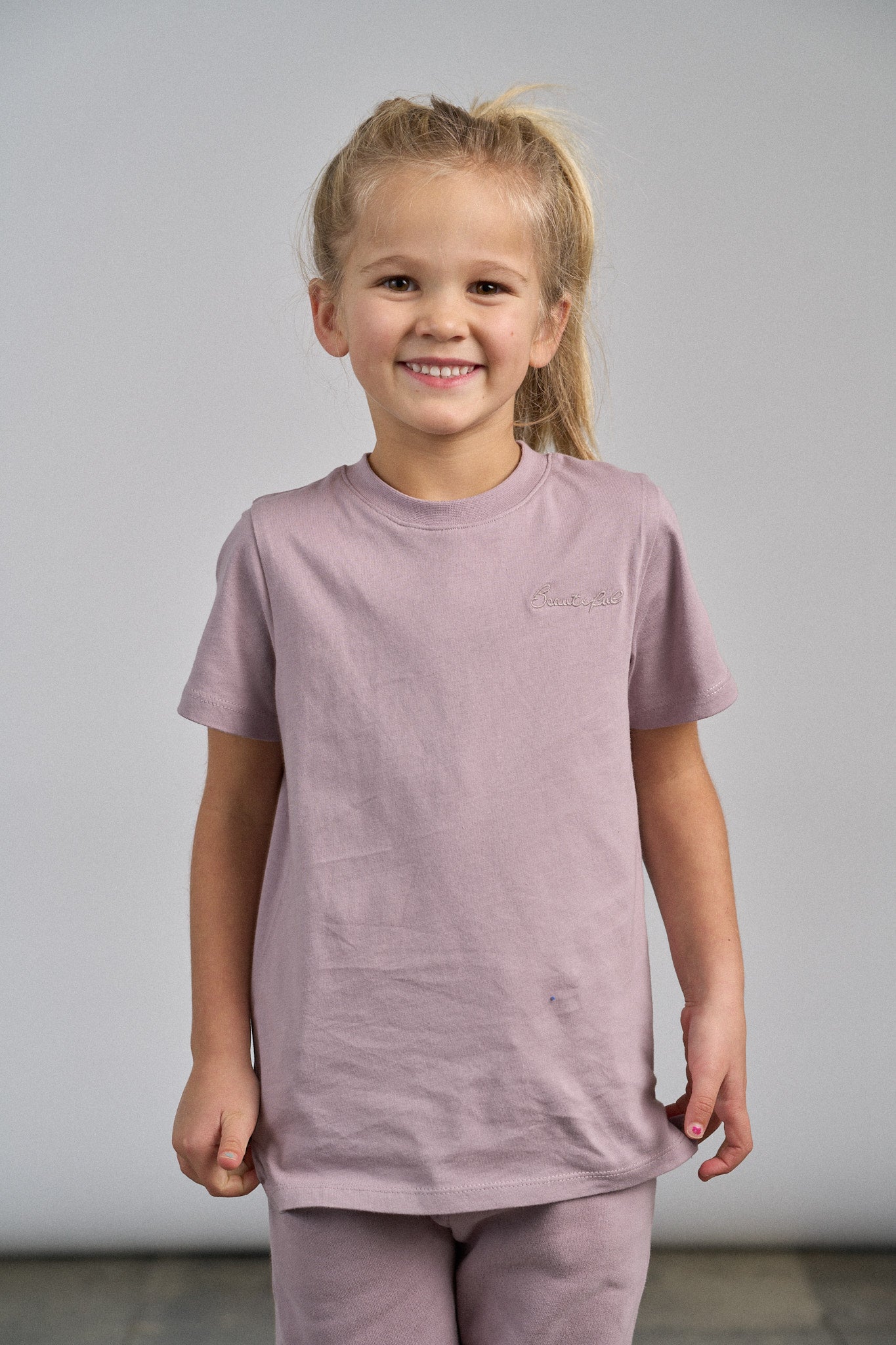Stylish Wisteria Print T-Shirt for Women - Soft Cotton Casual Tee - Perfect for Spring Outfits & Daily Wear