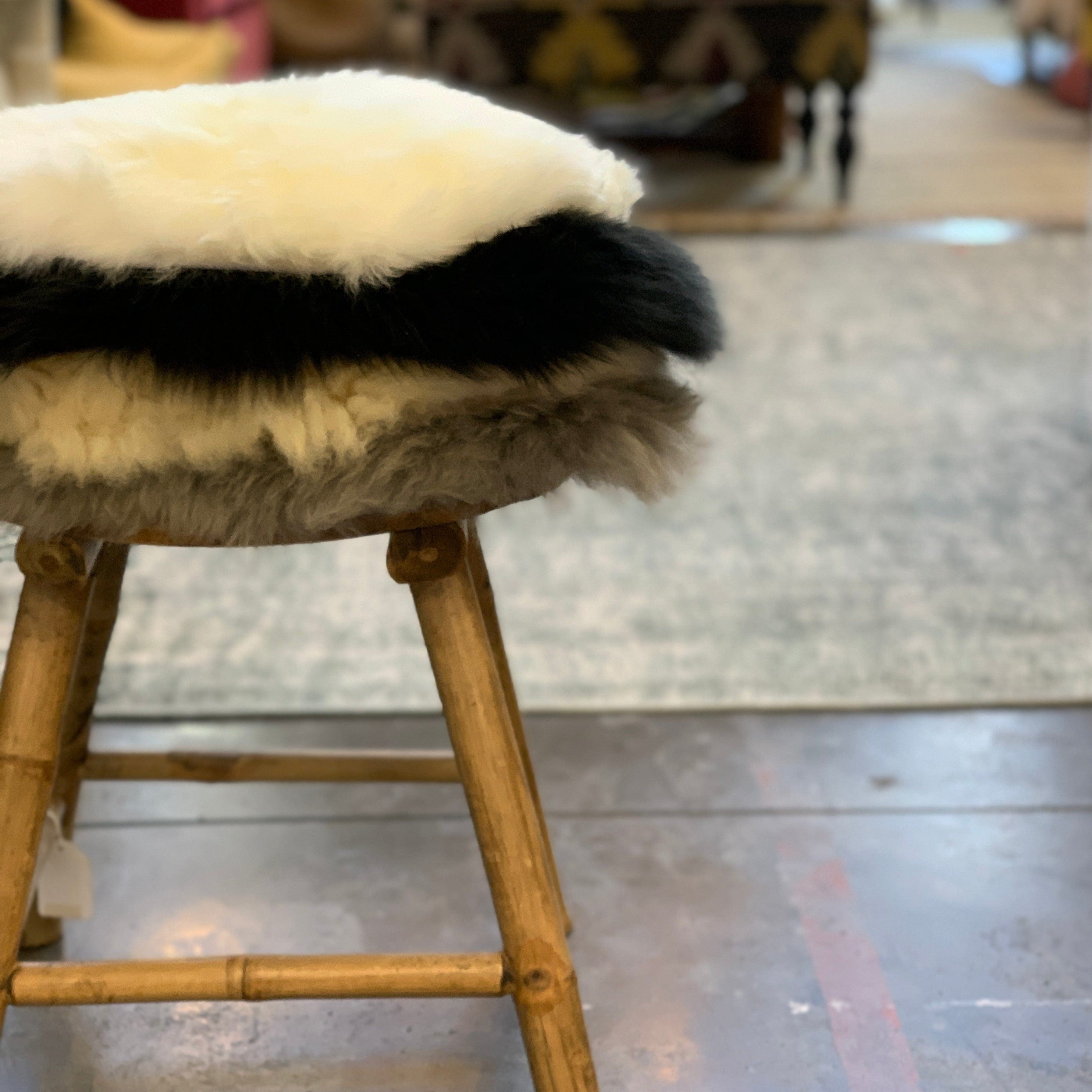 Premium Sheepskin Stool Cushion - Soft Natural Wool Seat Pad for Bar Stools, Dining Chairs & Home Decor - Cozy Comfort for Winter, Perfect Gift for Housewarming & Christmas