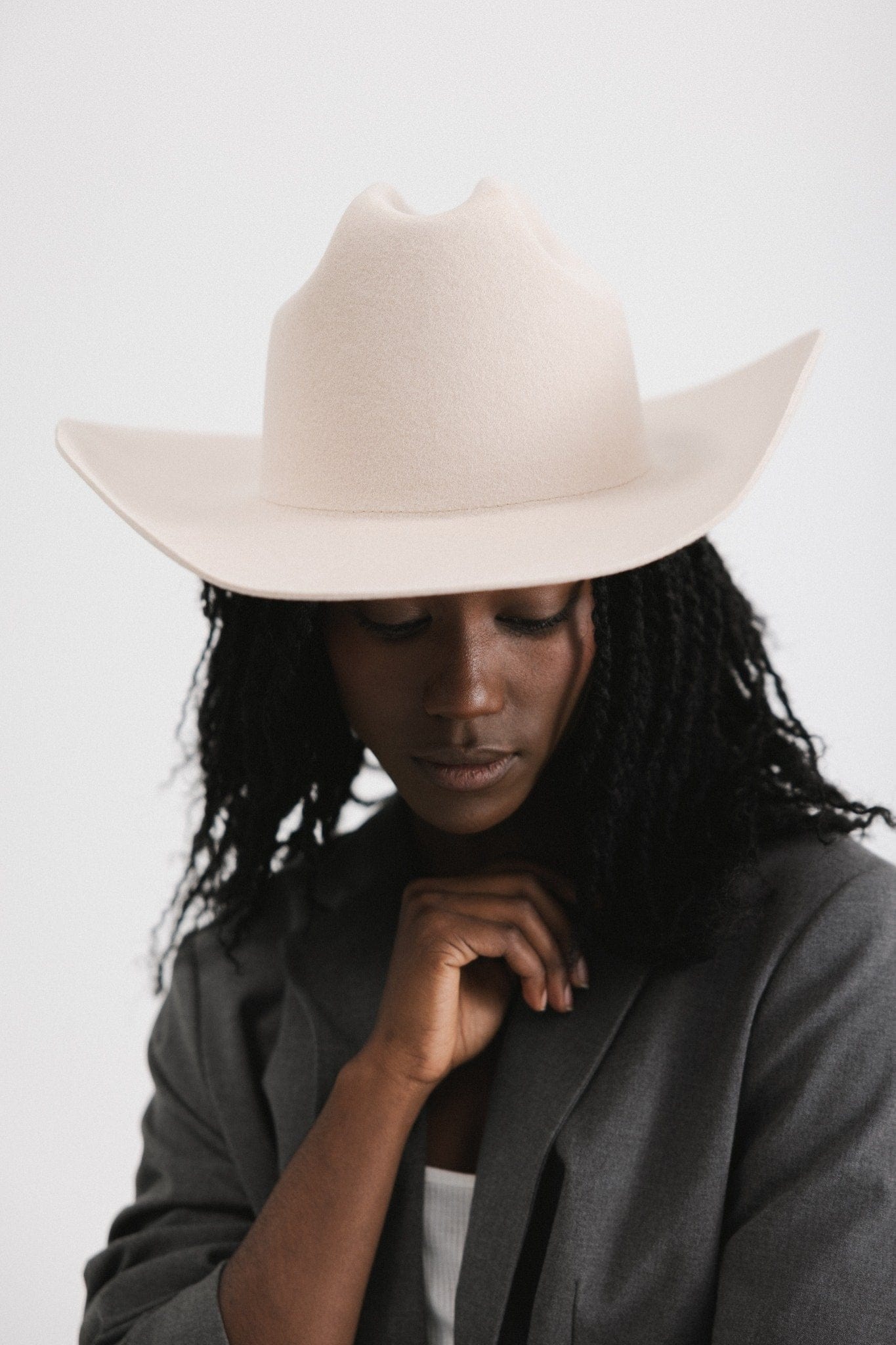 Teddy Cattleman Cowboy Hat for Men & Women - Western Style Felt Cowboy Hat with Adjustable Chin Strap - Perfect for Rodeo, Country Music Festivals & Outdoor Adventures