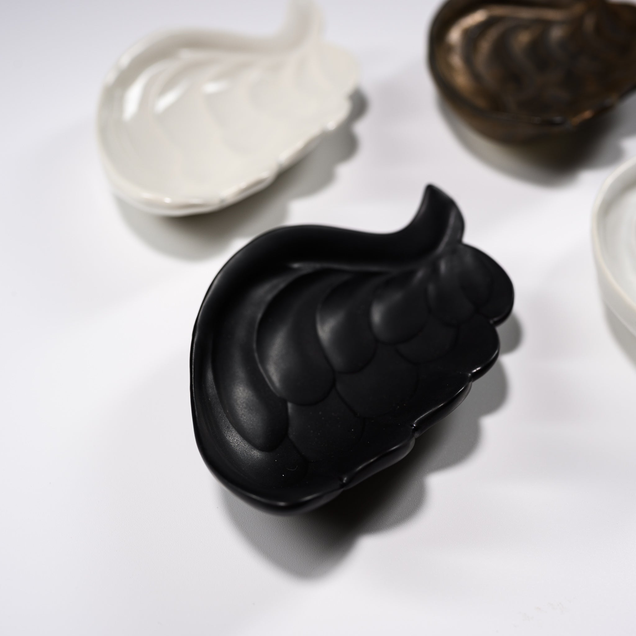 USUKIYAKI Handmade Ceramic Small Dish Wing - Japanese Bizen Ware Soy Sauce Dish for Sushi, Wasabi & Condiments - Perfect for Dining Table, Kitchen & Restaurant Use