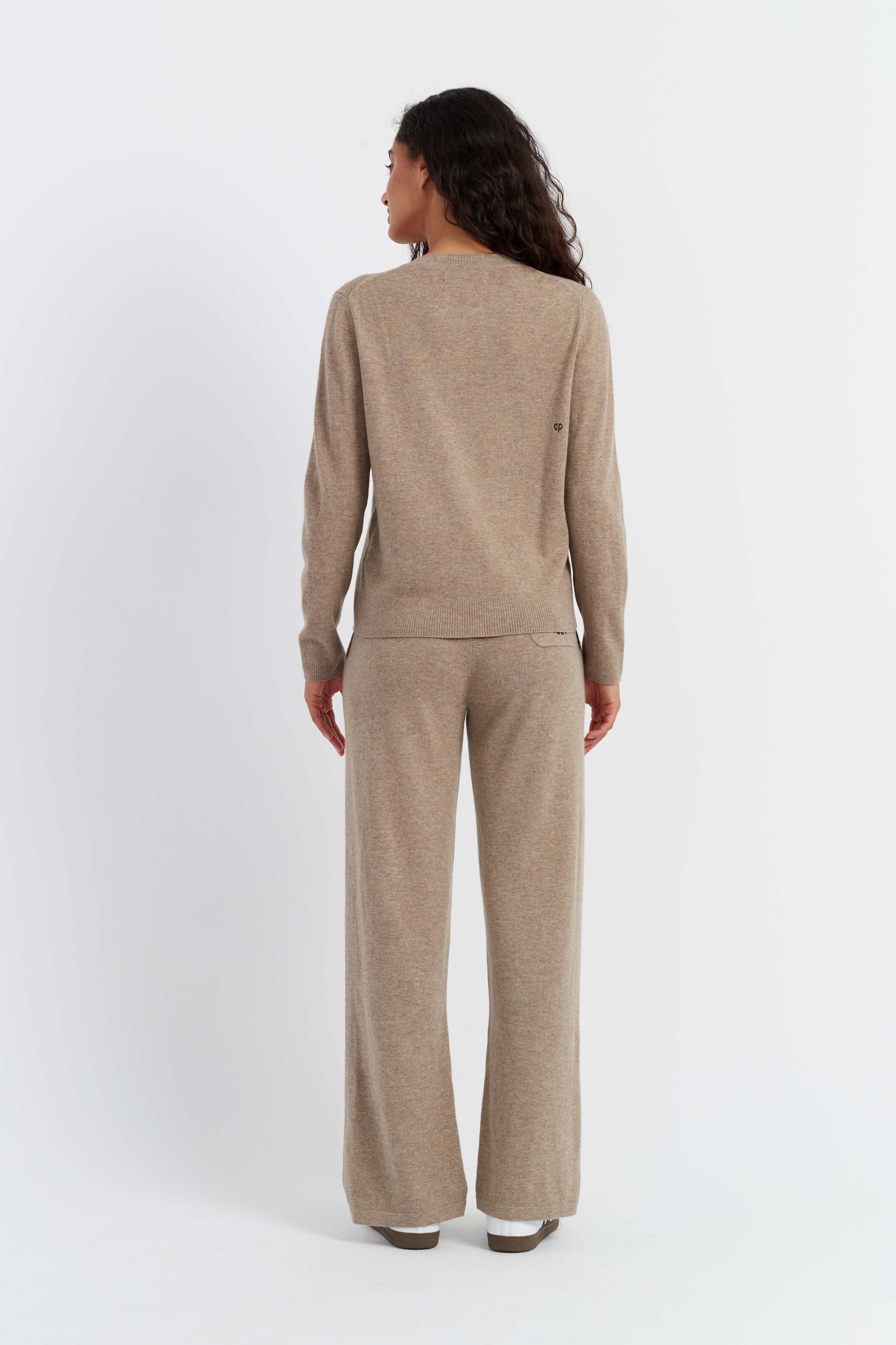 Soft Cashmere Snoopy Sweater with Truffle Wood Badge - Cozy Winter Pullover for Women, Perfect for Casual Wear & Holiday Gifts