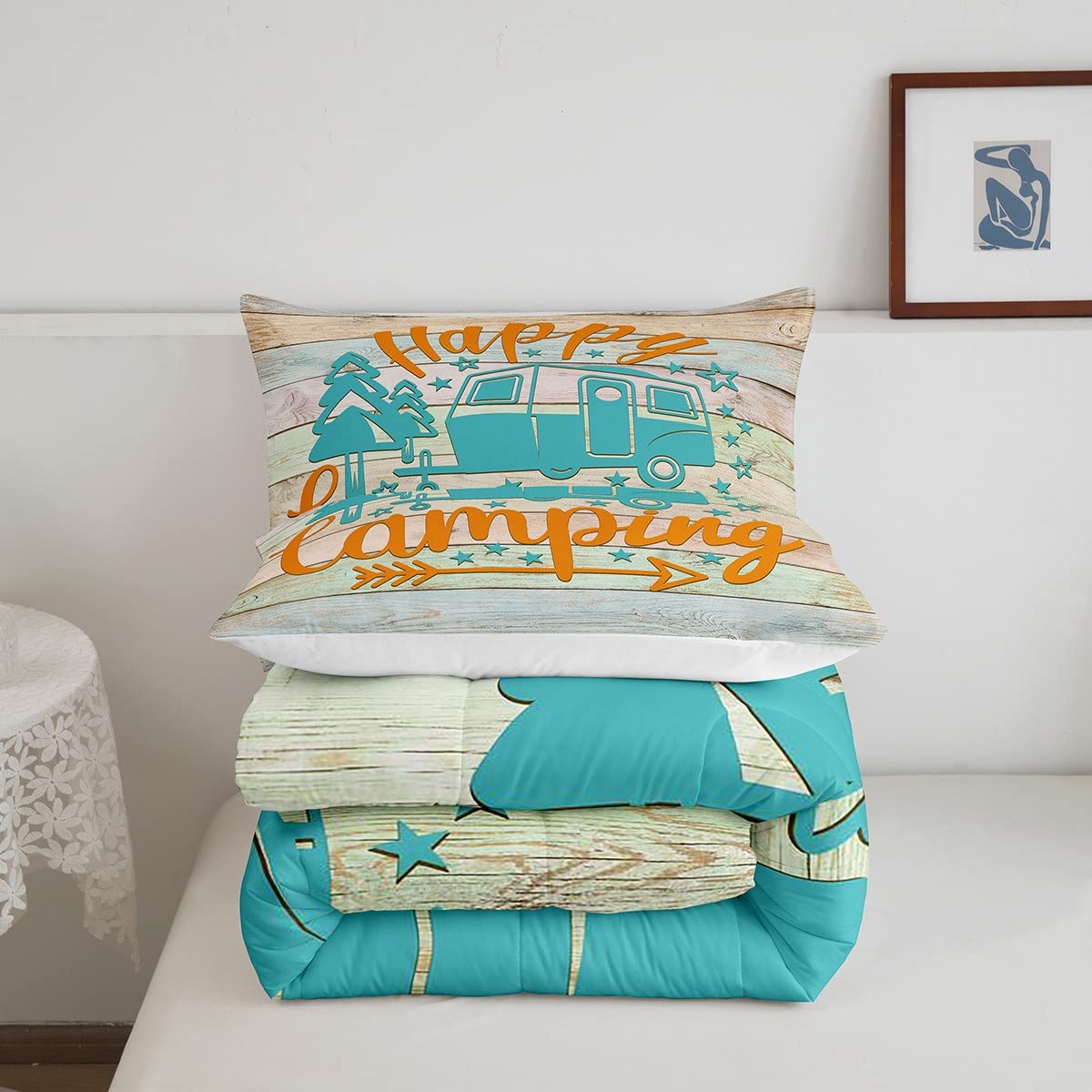 Happy Camping Down Comforter Set for Boys & Teens - Rustic Farmhouse Queen Size Quilted Bedding with 2 Pillowcases | Cozy Camper & Old Barn Door Design for Kids, Teens & Adults | Perfect for Bedrooms, Cabins & Outdoor Adventures