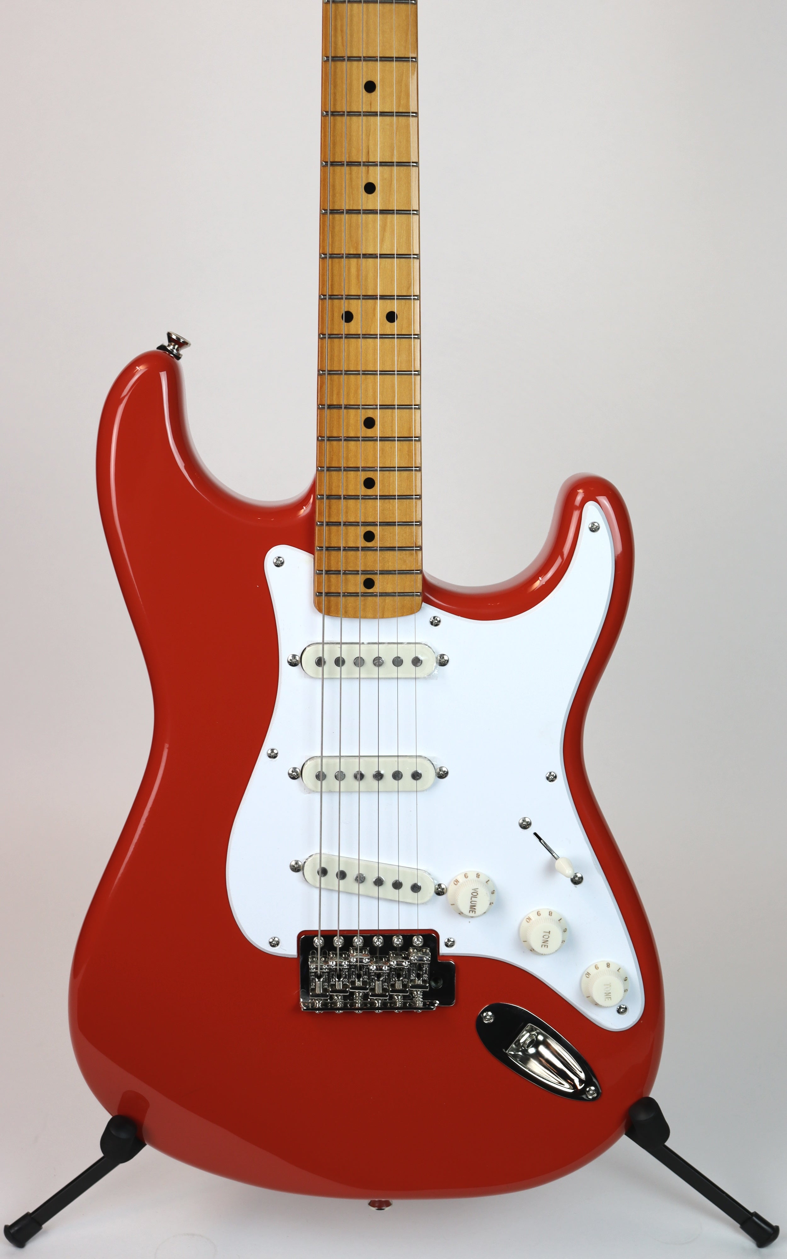 Squier Classic Vibe '50s Stratocaster Electric Guitar Bundle with Fender Mustang LT25 Amplifier - Fiesta Red Finish | Perfect for Beginners, Home Practice & Small Gigs