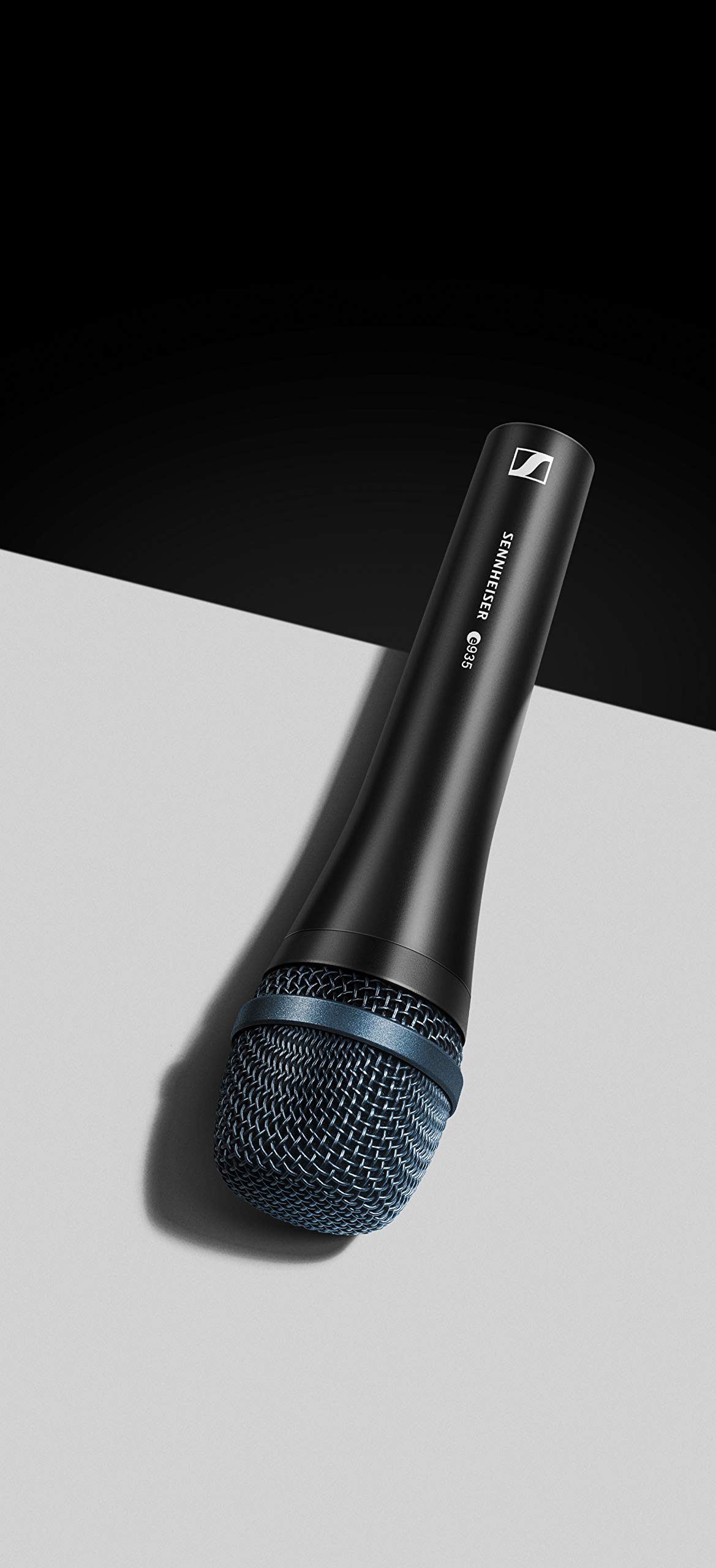 Sennheiser E935 Professional Dynamic Cardioid Vocal Microphone with Foam Windscreen - Studio Recording, Live Performance & Podcasting Microphone for Singers & Speakers (Black)