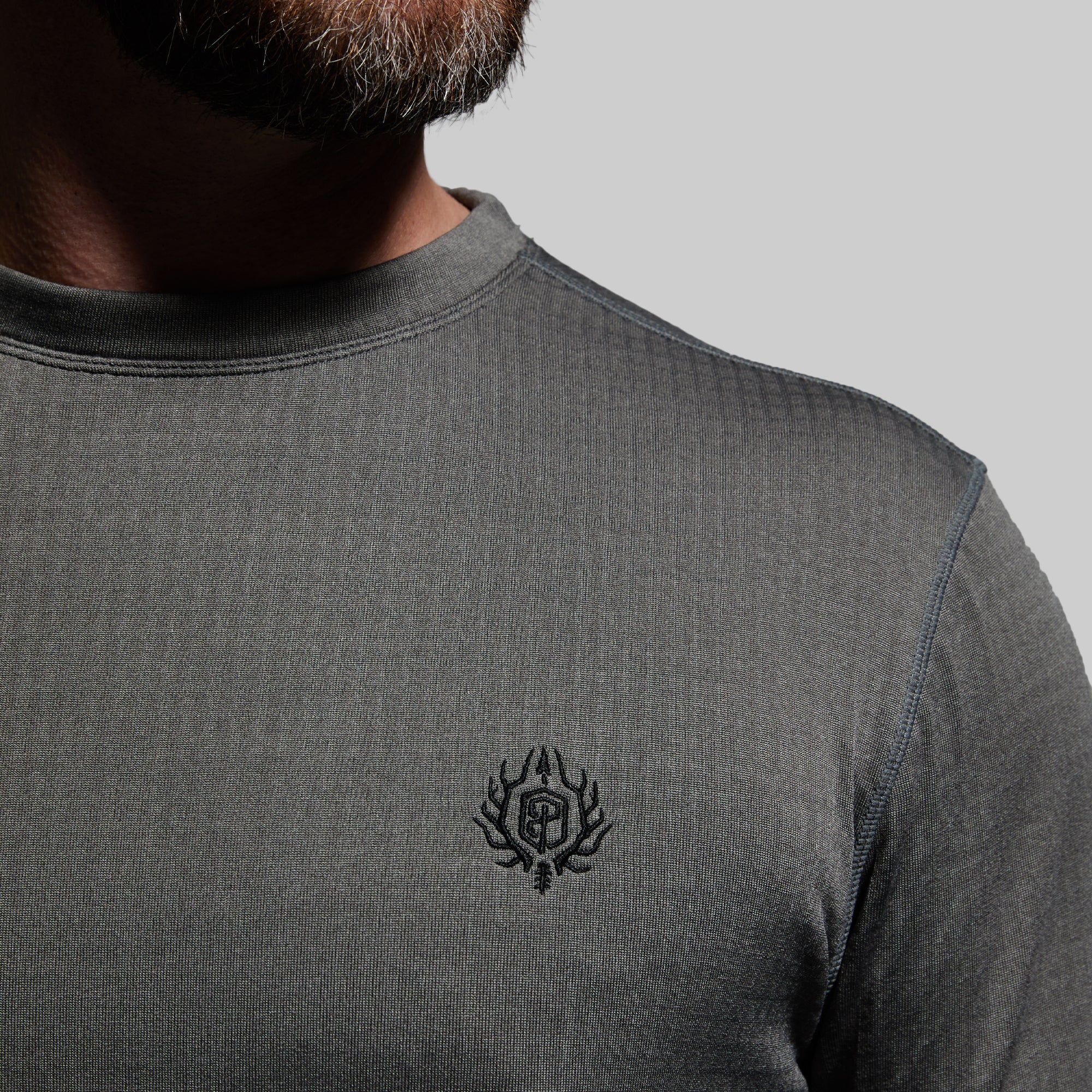 Men's Quiver Long Sleeve Crew Neck T-Shirt - Wolf Grey - Comfortable & Stylish Casual Wear for Outdoor Activities & Everyday Use