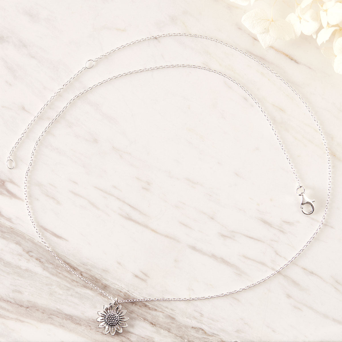 Elegant Blossoming Sunflower Necklace for Women - 18K Gold Plated Floral Pendant Jewelry - Perfect Gift for Birthday, Anniversary & Everyday Wear