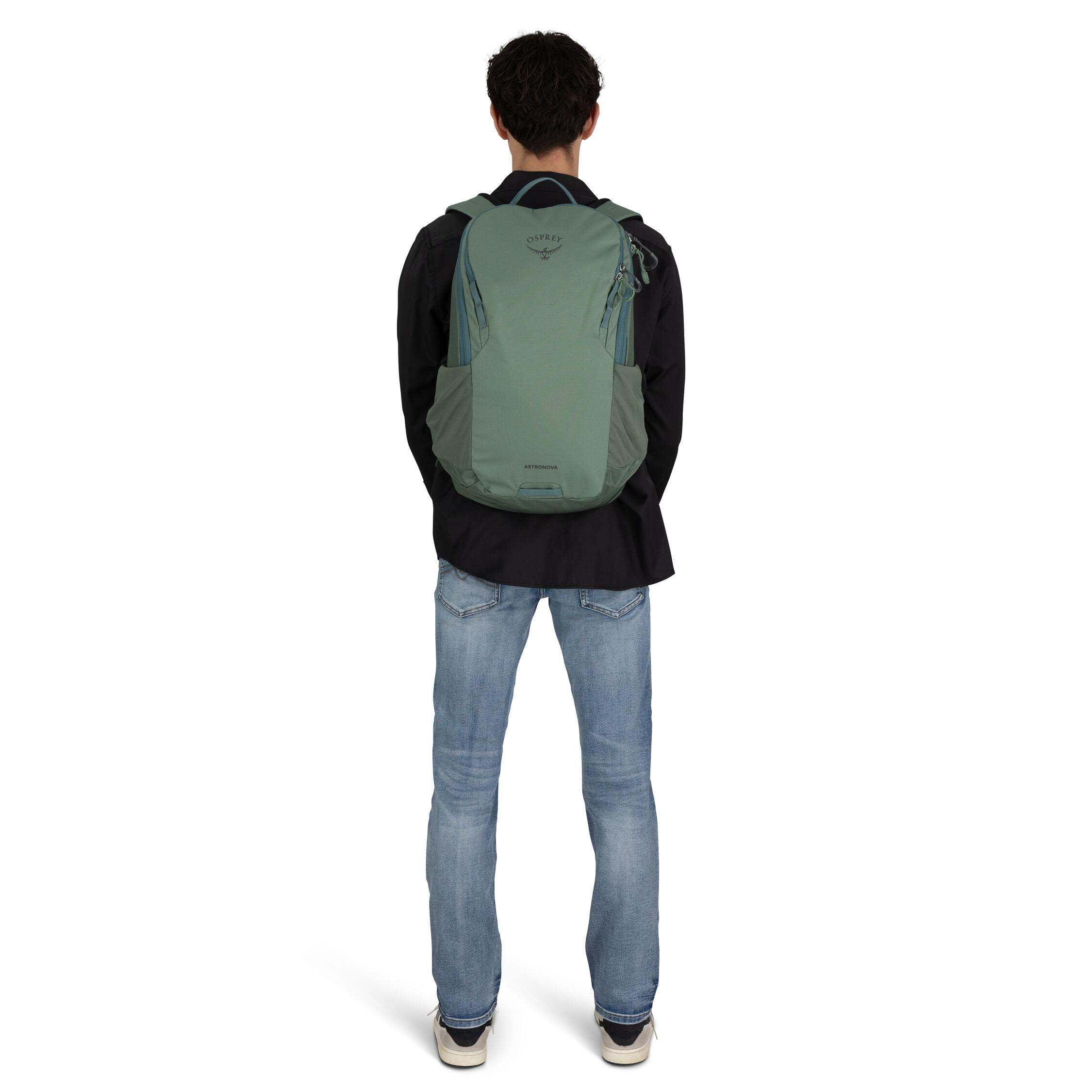 Osprey Astronova Backpack - Lightweight Hiking & Travel Daypack for Men & Women - Perfect for Outdoor Adventures, Camping & Daily Commute