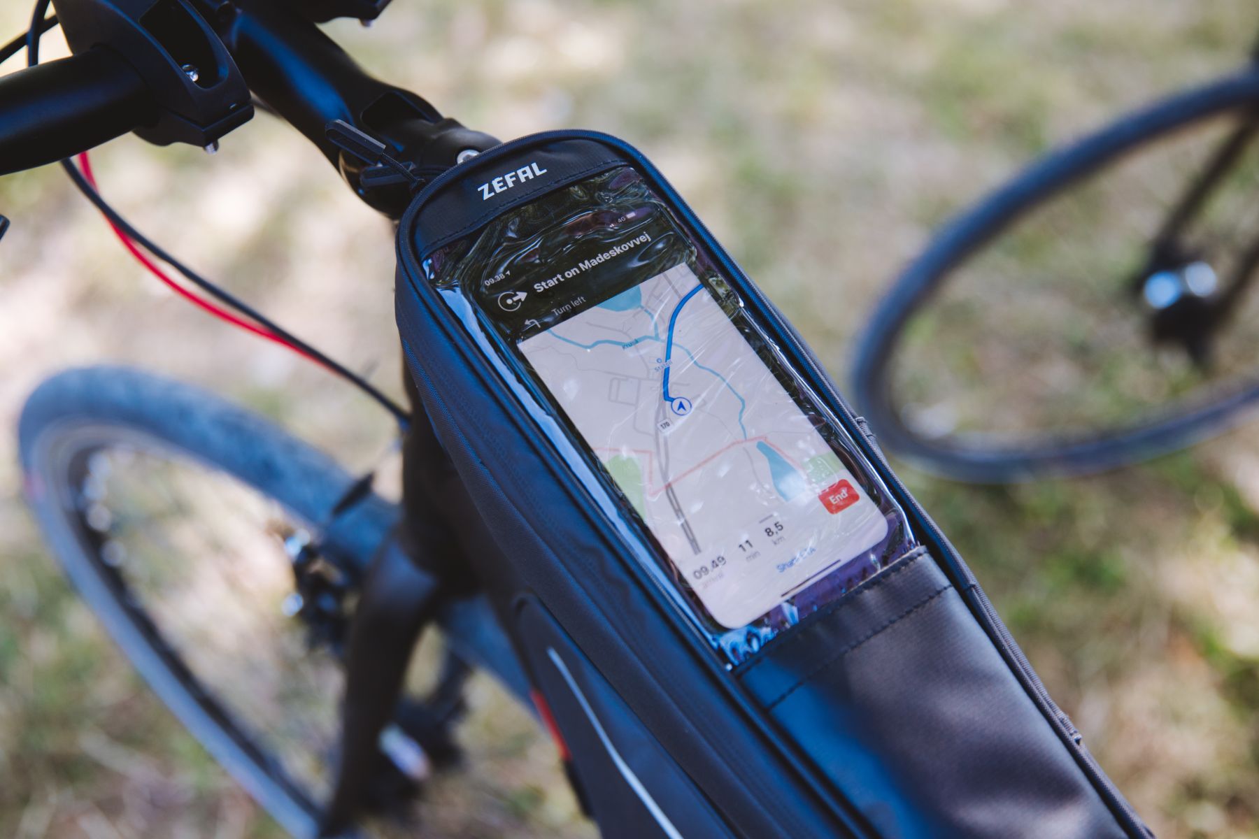 Zefal Console Pack T3 Top Tube Bike Bag - Waterproof Cycling Storage for Phone, Keys & Essentials - Perfect for Mountain Biking & Road Cycling
