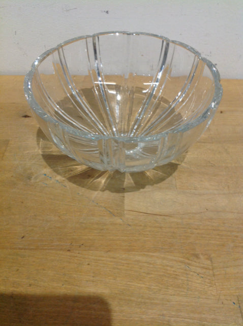 8-Cut Crystal Bowl - Elegant Glass Serving Bowl for Desserts, Salads & Entertaining - Perfect for Parties, Weddings & Home Decor