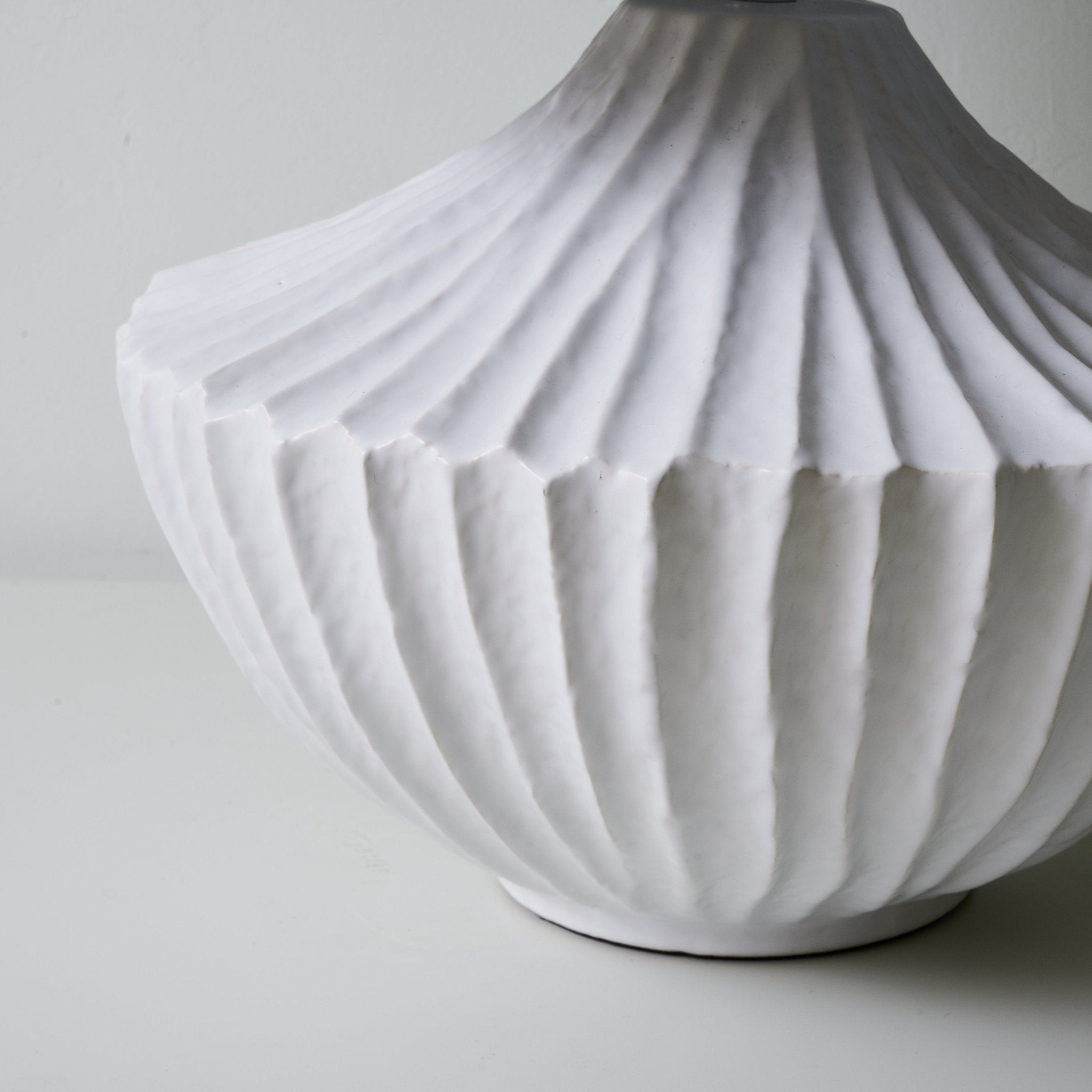 Terra Shell Table Lamp - Modern Decorative Lighting for Bedroom, Living Room & Office - Stylish Home Decor Accent Light