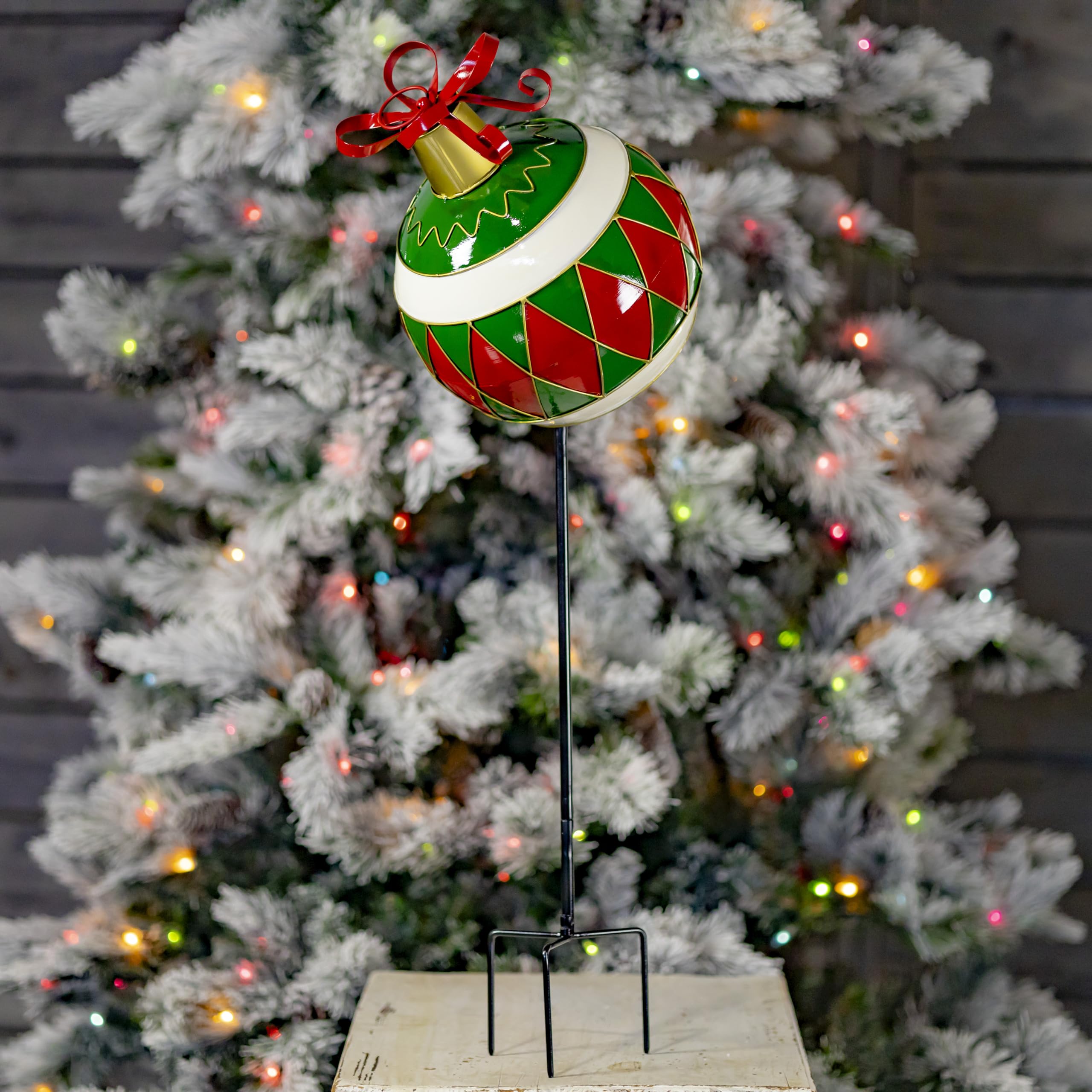 Christmas Metal Gift Box & Ornament Ball Stake - 31