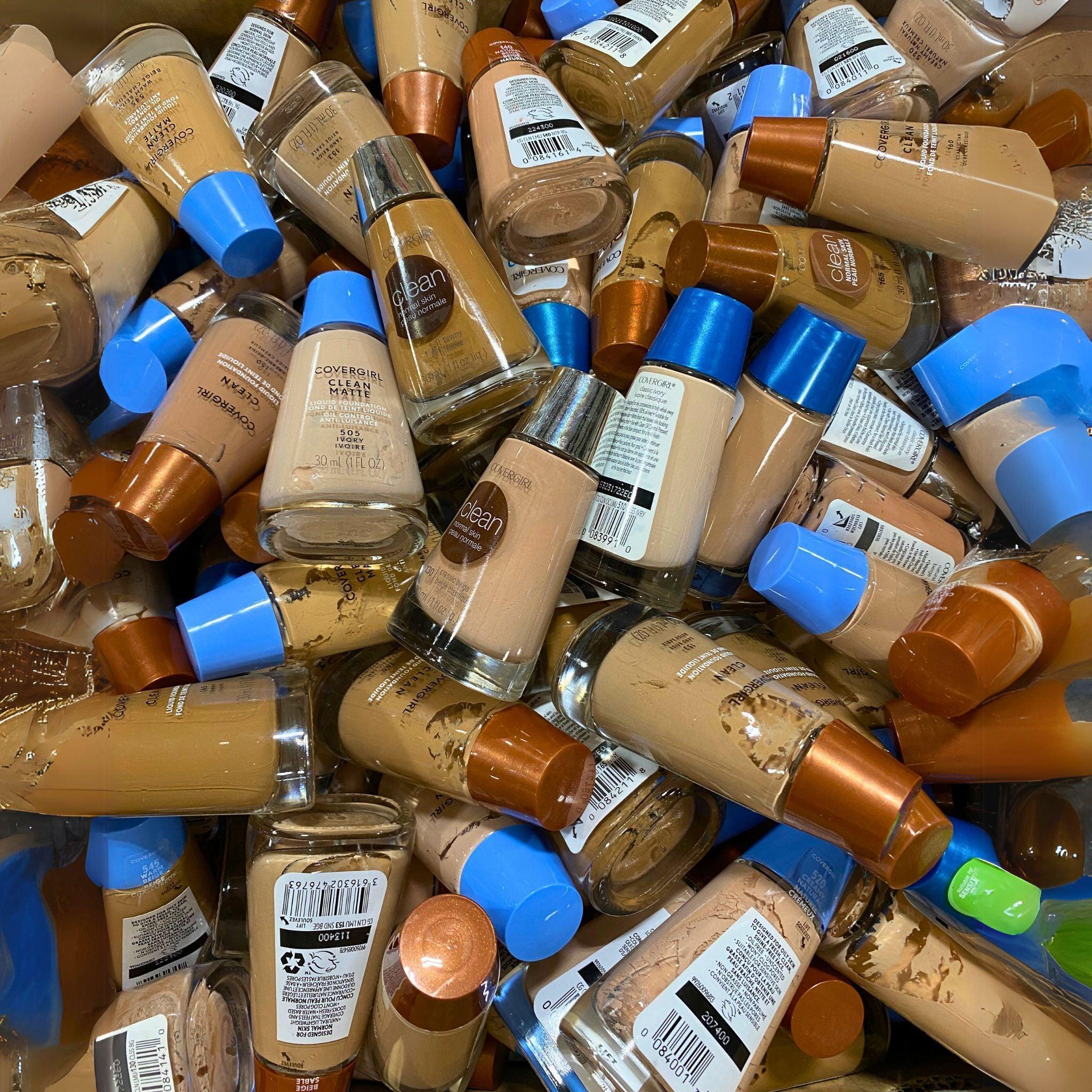 Covergirl Clean Matte Liquid Foundation for Normal Skin - 30ml (60 Pcs Lot) - Oil-Free, Long-Lasting Coverage for Everyday Makeup & Professional Use