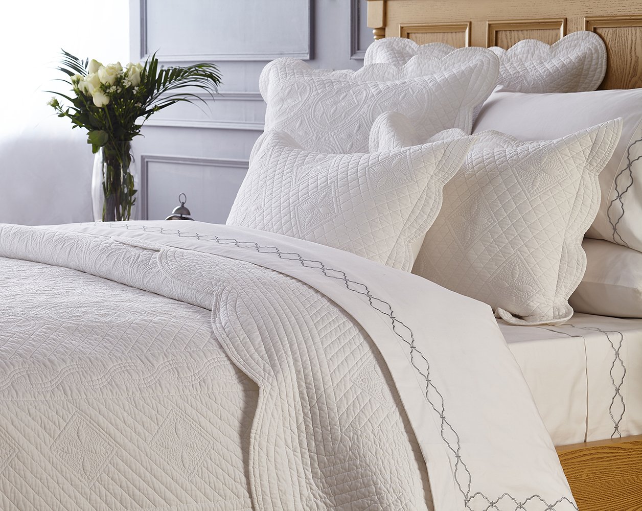 Premium Calla Angel Sage Garden Luxury 100% Pure Cotton Quilt - King Size White Bedding Set for Master Bedroom, Guest Room & Hotel Decor