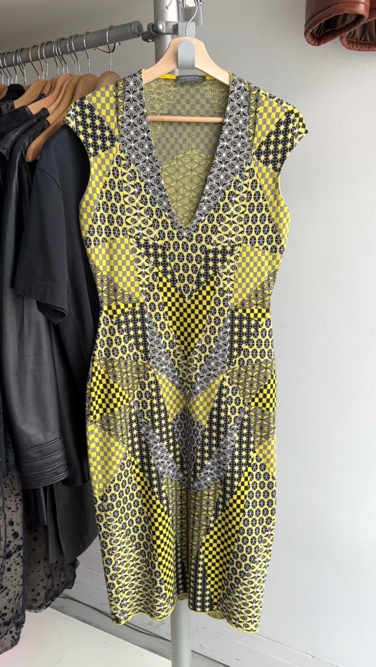 Alexander McQueen Yellow Intarsia Knit Dress Size L (US 8/10) - Elegant Women's Party & Evening Wear for Special Occasions