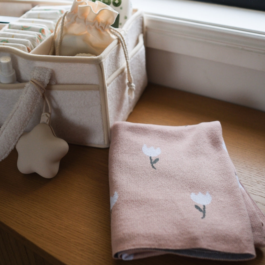 Soft Cotton Baby Blanket with Tulip Design - Cozy & Breathable for Newborns & Toddlers - Perfect for Nursery, Stroller, and Bedtime Snuggles