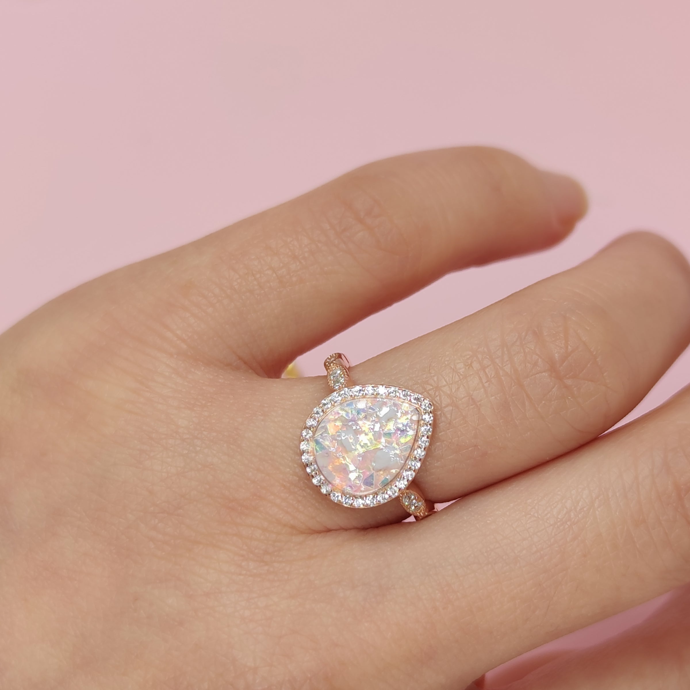 Lumina Essence Ashes Ring - Elegant Memorial Jewelry for Loved Ones | Perfect for Remembrance, Sympathy Gifts & Special Occasions