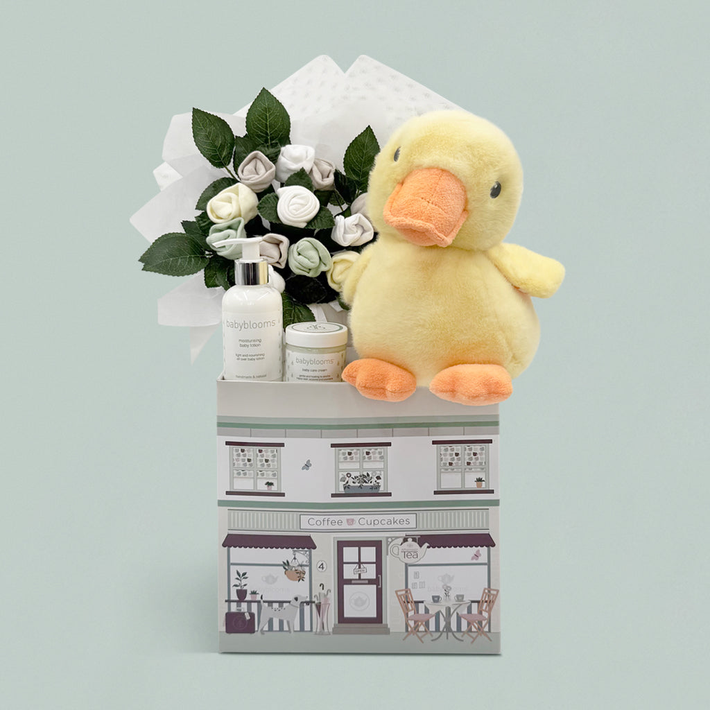 Danny Duck Neutral Baby Welcome Hamper - Perfect for Newborn Gifts, Baby Showers & Nursery Decor