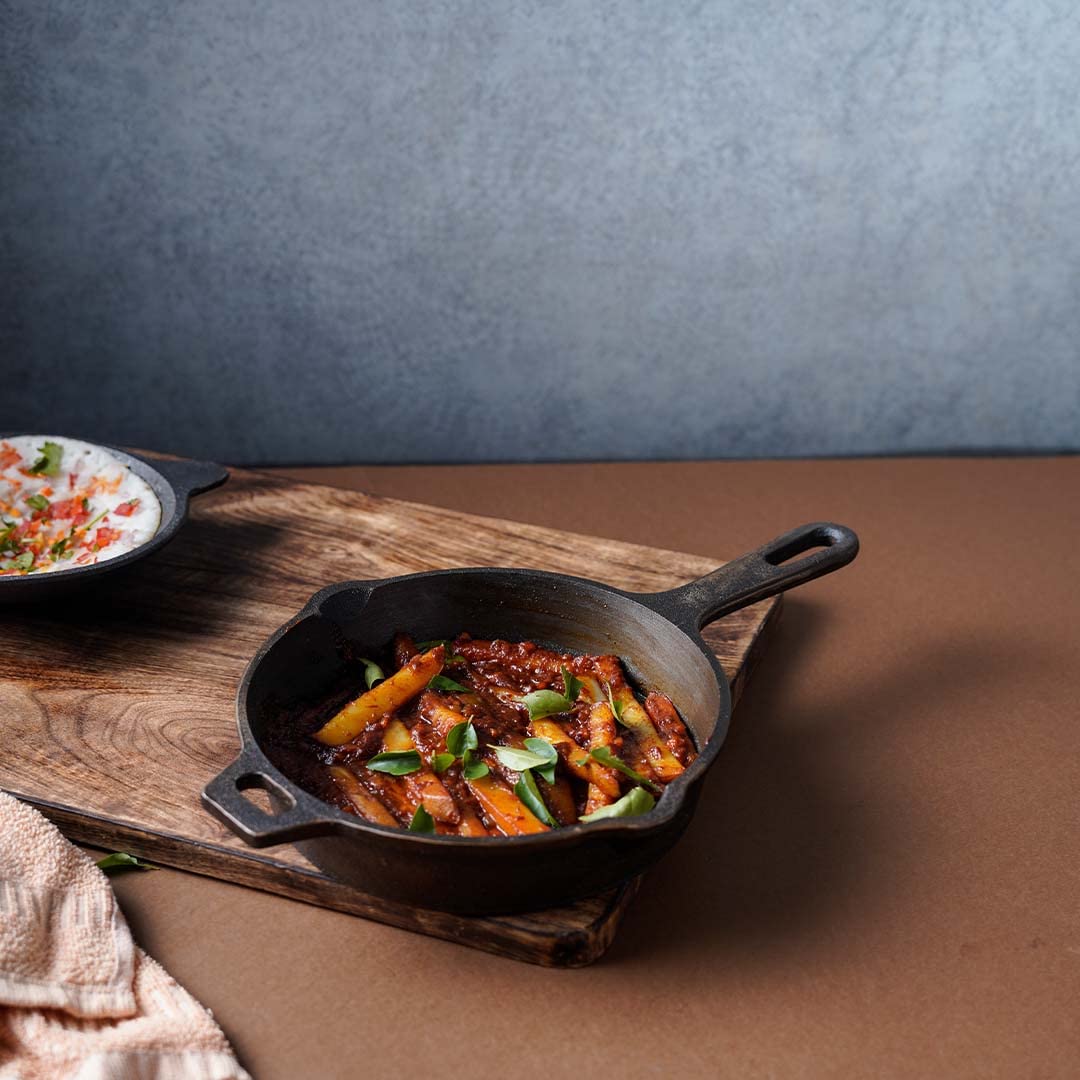 Pre-Seasoned Super Smooth Cast Iron Skillet - 10 Inch (25 cm) Heavy Duty Cookware for Searing, Baking & Frying - Perfect for Stovetop, Oven & Outdoor Cooking