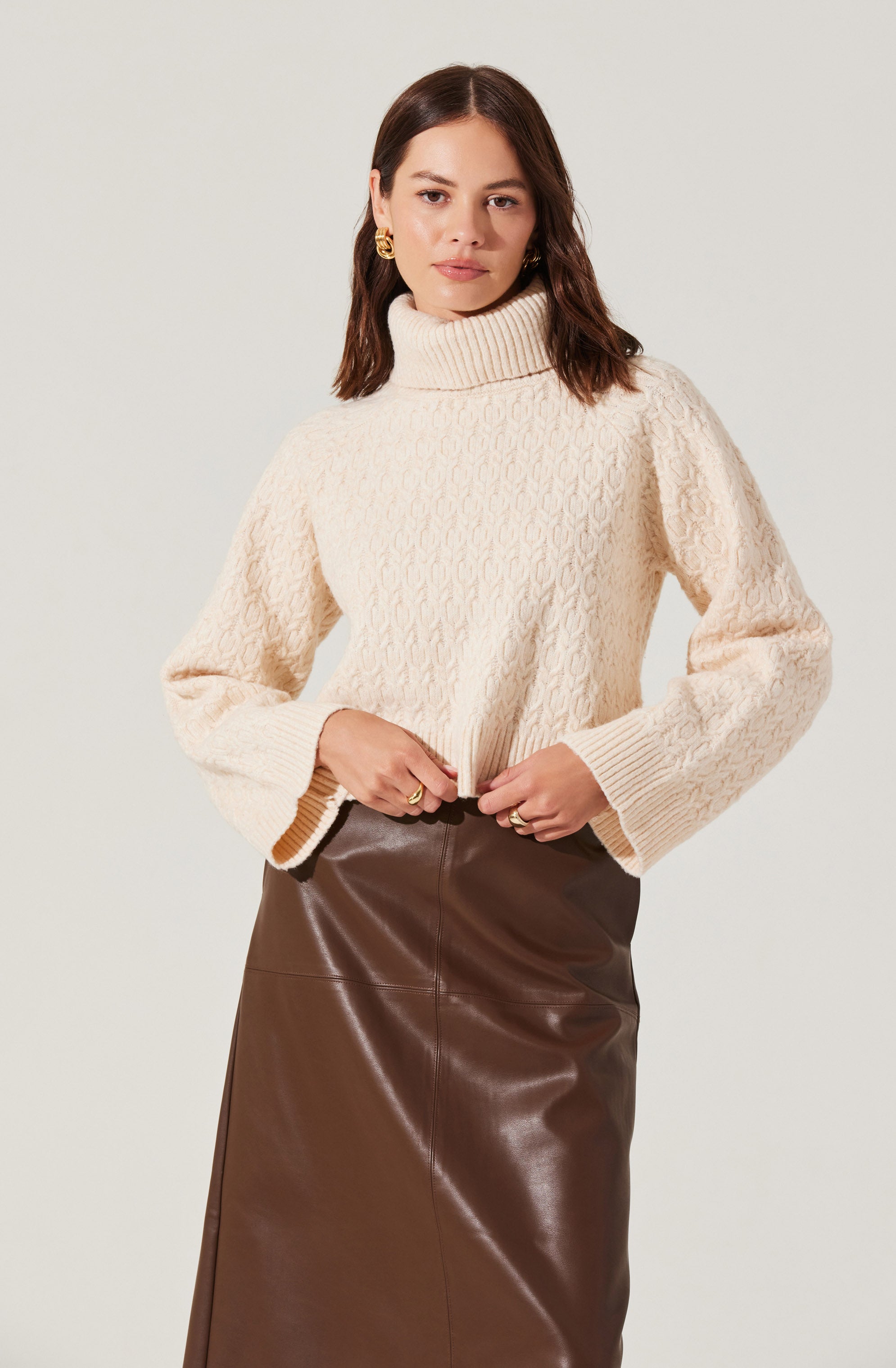 Chunky Knit Textured Boxy Turtleneck Sweater for Women - Cozy Winter Pullover for Casual Outfits & Office Wear