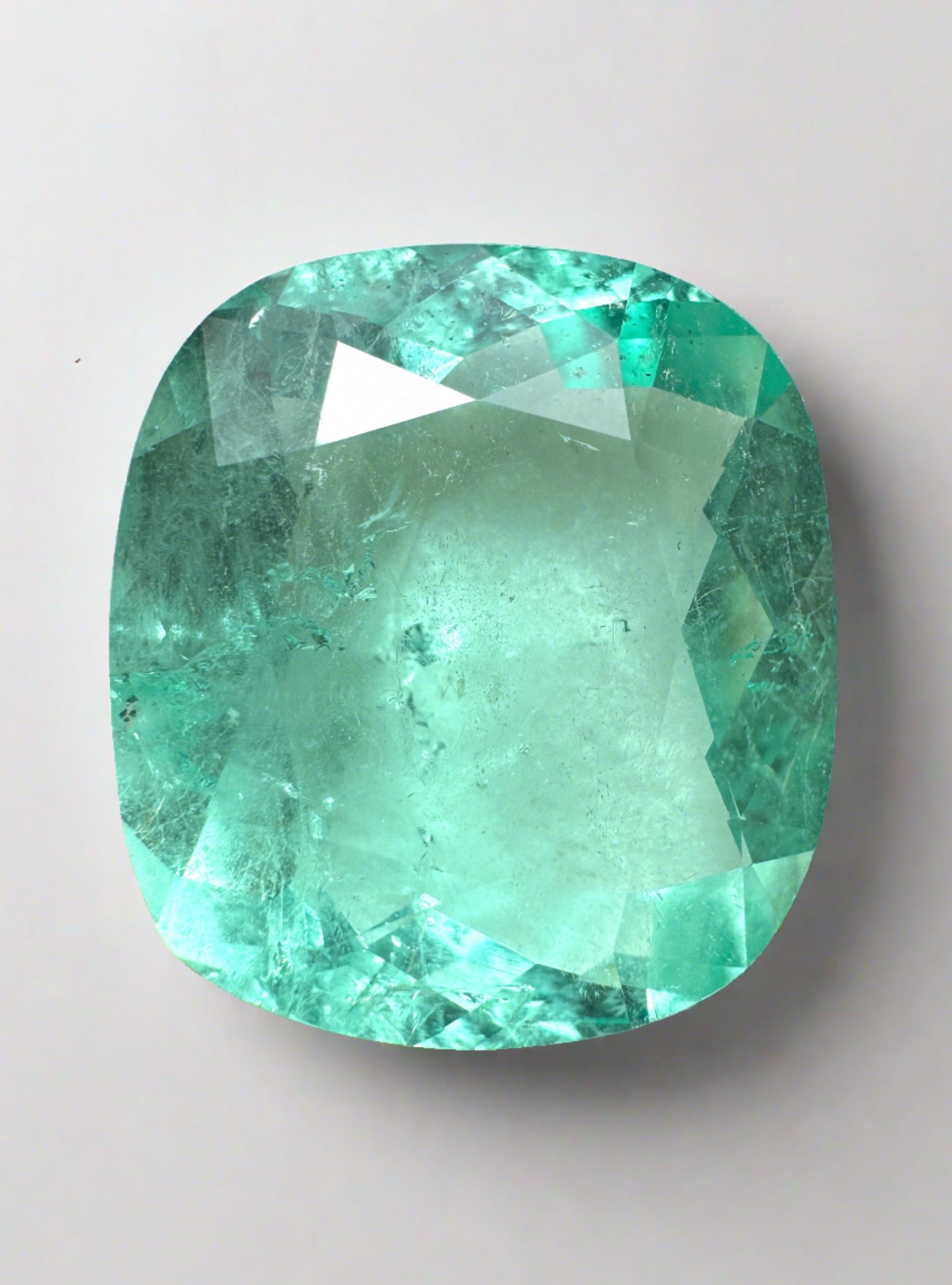 19.41 Carat Natural Colombian Emerald - Cushion Cut Loose Gemstone (19x17mm, VS Clarity, Pastel Green) for Jewelry Making, Engagement Rings & Luxury Gifts