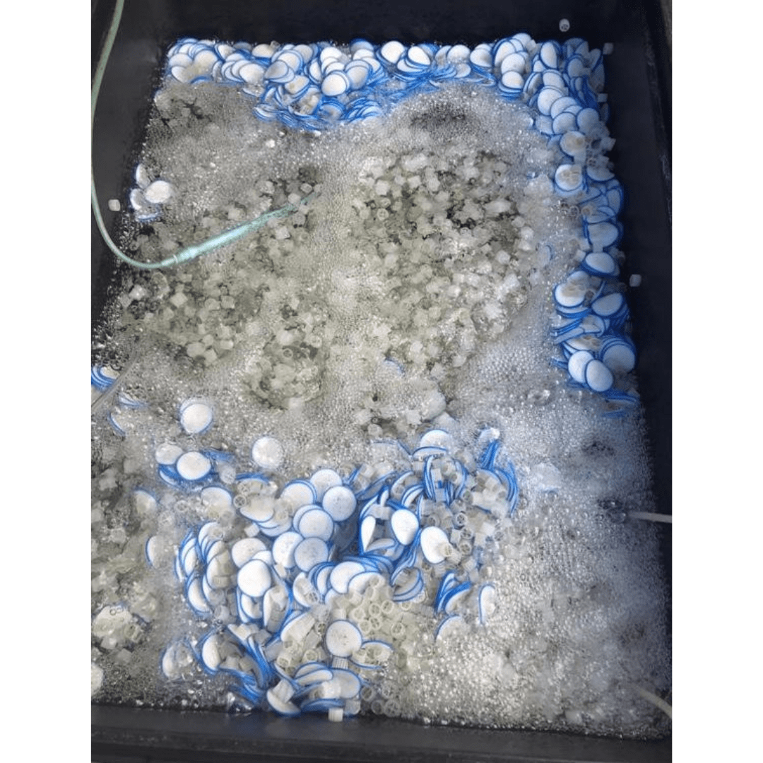 OASE PondPads 10L - Premium Moving Bed Filter Media for Koi Ponds, Aquariums & Water Gardens - High-Efficiency Biofilter Media for Fish Tanks & Aquatic Systems