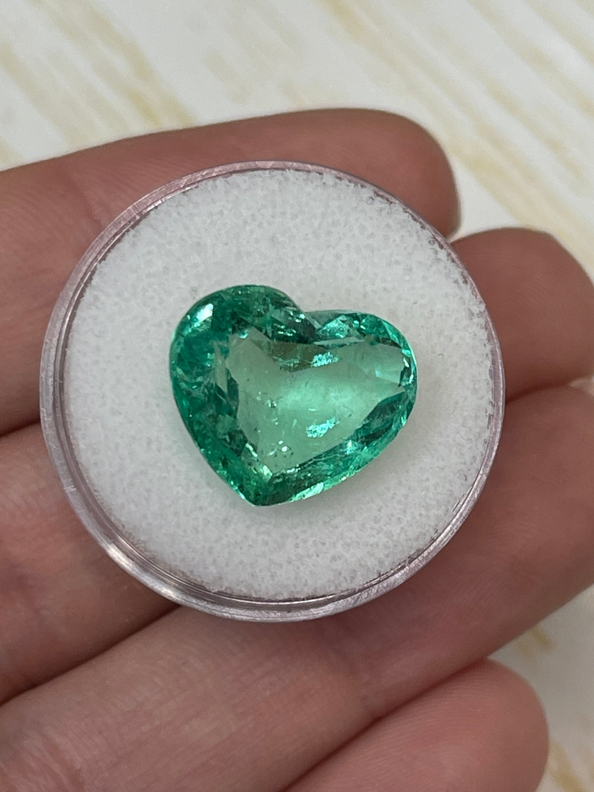 13x16mm 9.84 Carat Natural Colombian Loose Emerald Gemstone - Heart Cut, Eye Clean Bubbly Inclusion for Jewelry Making, Engagement Rings & Luxury Gifts
