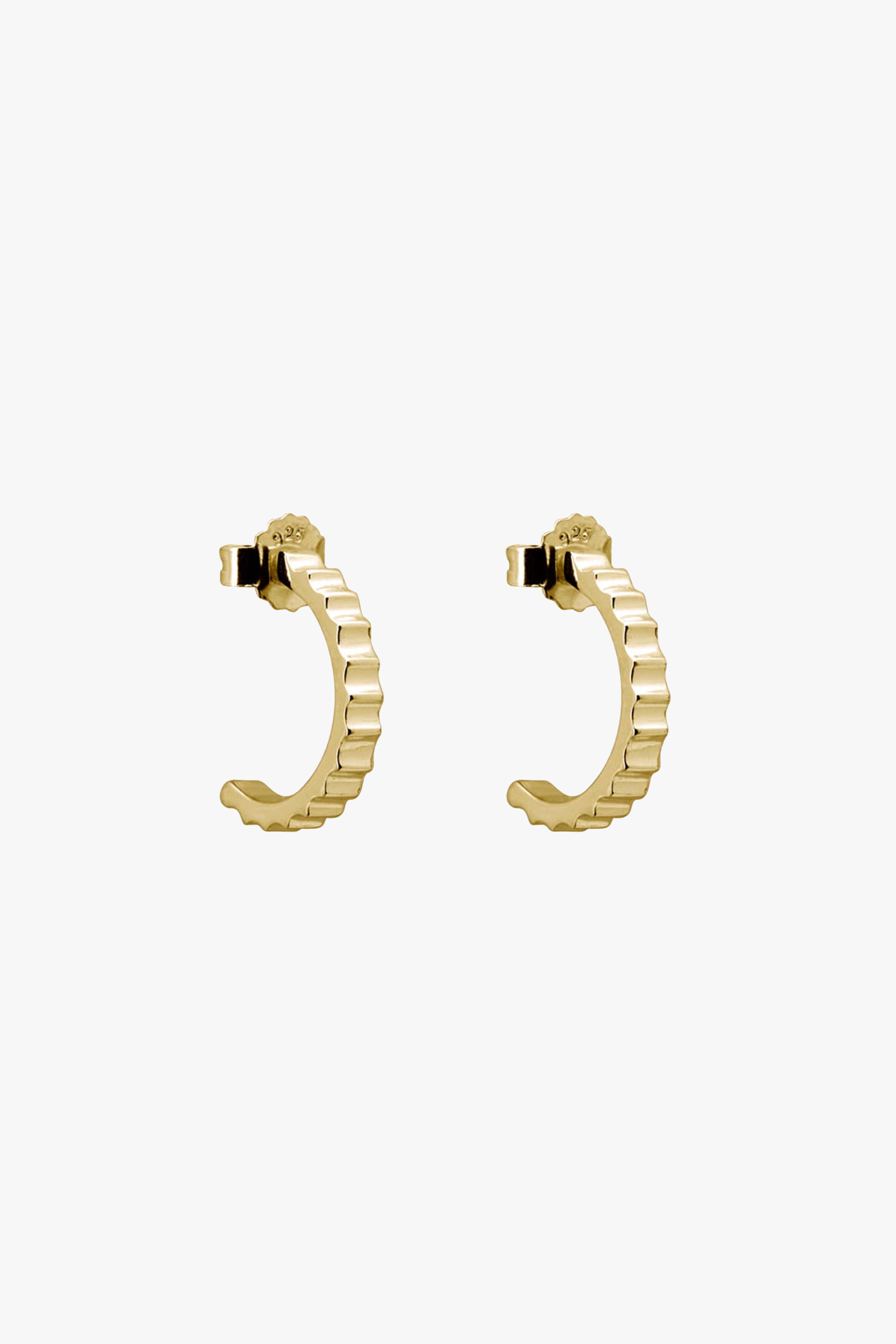 18k Gold Ribbed Hoop Earrings for Women - Elegant & Durable Jewelry for Everyday Wear, Parties, and Special Occasions