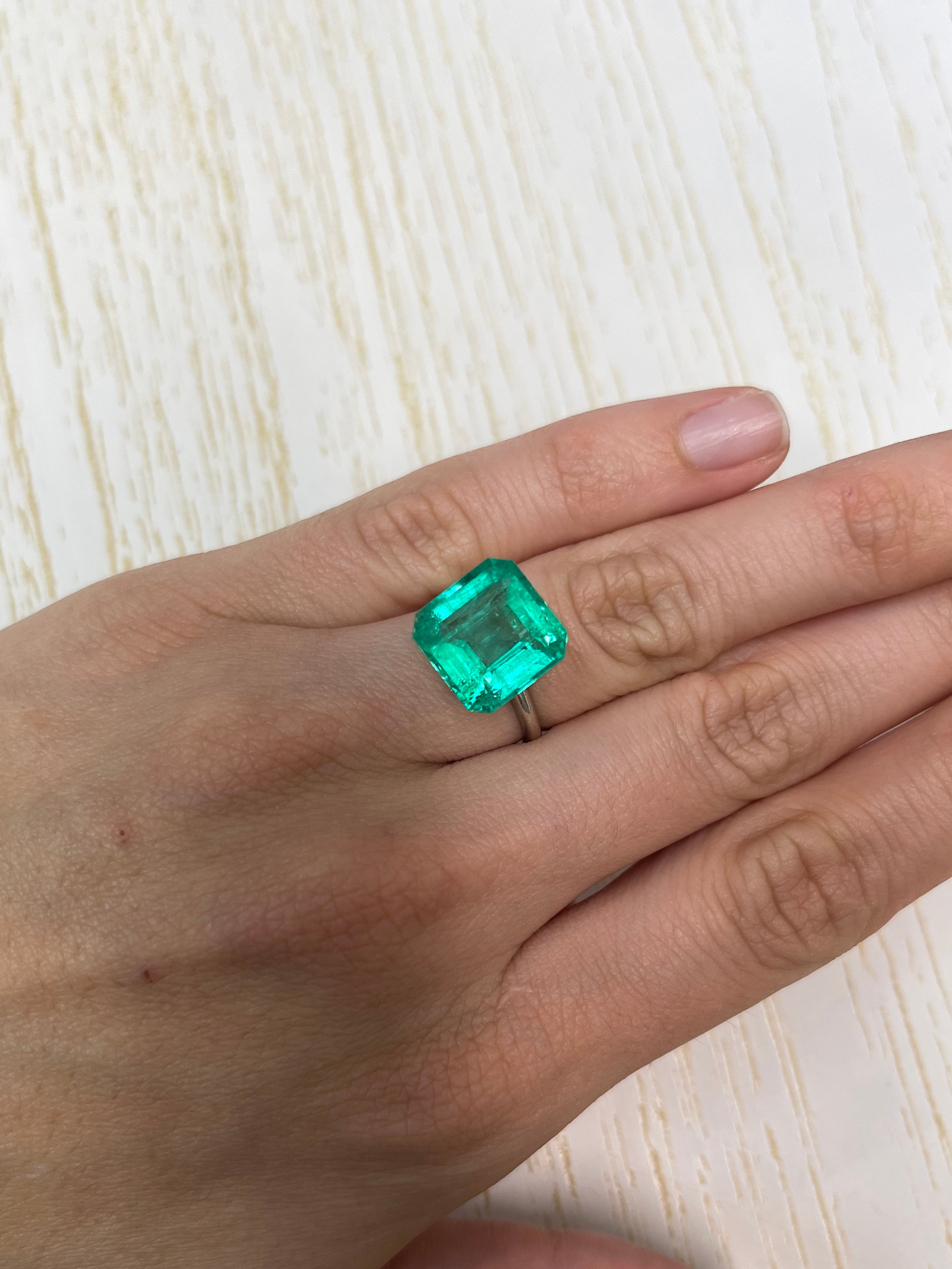 8.81 Carat Natural Colombian Emerald - 12.5x12.5mm Glowing Green Asscher Cut Loose Gemstone for Jewelry Making, Engagement Rings & Luxury Collections