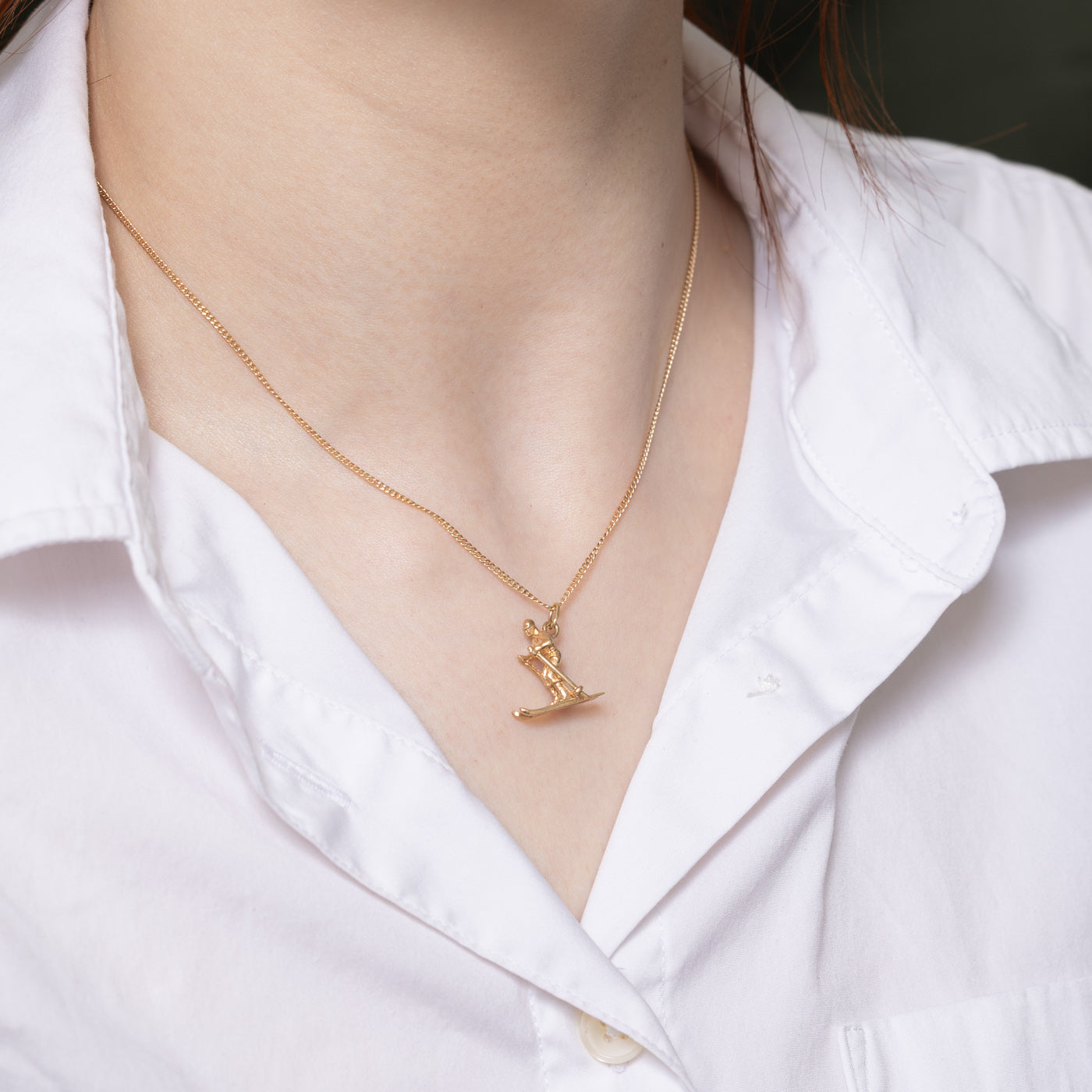 10K Yellow Gold Skiing Charm Pendant - Elegant Jewelry Gift for Ski Lovers - Perfect for Necklaces, Bracelets & Winter Sports Enthusiasts