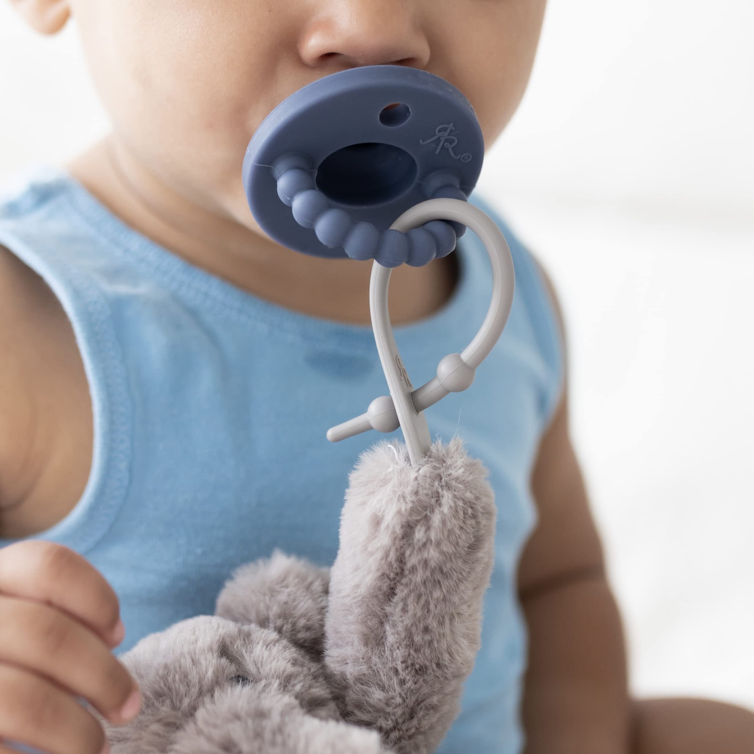 Ryan & Rose Cutie Cuddle Pacifier Holder - Adorable Elephant Design for Babies | Perfect for Strollers, Car Seats & Diaper Bags | Soft & Safe Pacifier Clip for Newborns & Infants