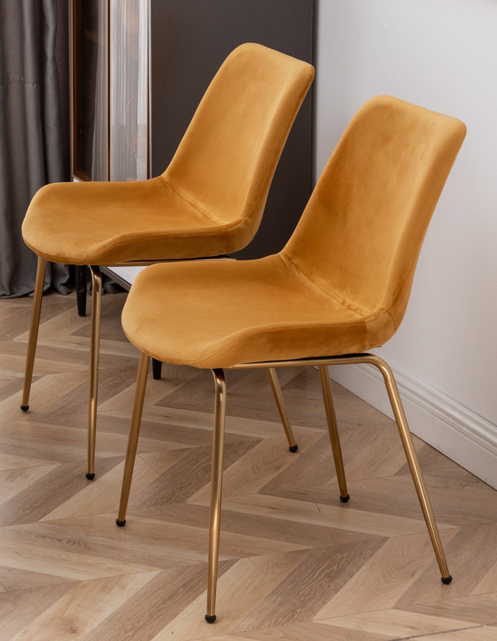 Roundhill Furniture Avant 5-Piece Round Dining Set with Table and 4 Side Chairs - Perfect for Small Spaces, Breakfast Nooks & Intimate Gatherings