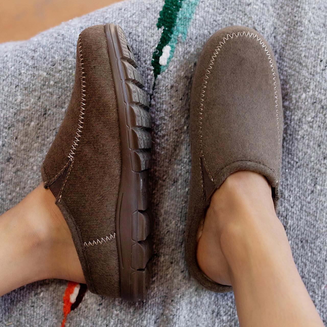 BEARPAW Women's Azalea Fuzzy Slippers - Cozy Indoor/Outdoor House Shoes for Women - Soft & Comfortable Casual Slip-On Slippers - Perfect for Home, Lounge & Winter Wear