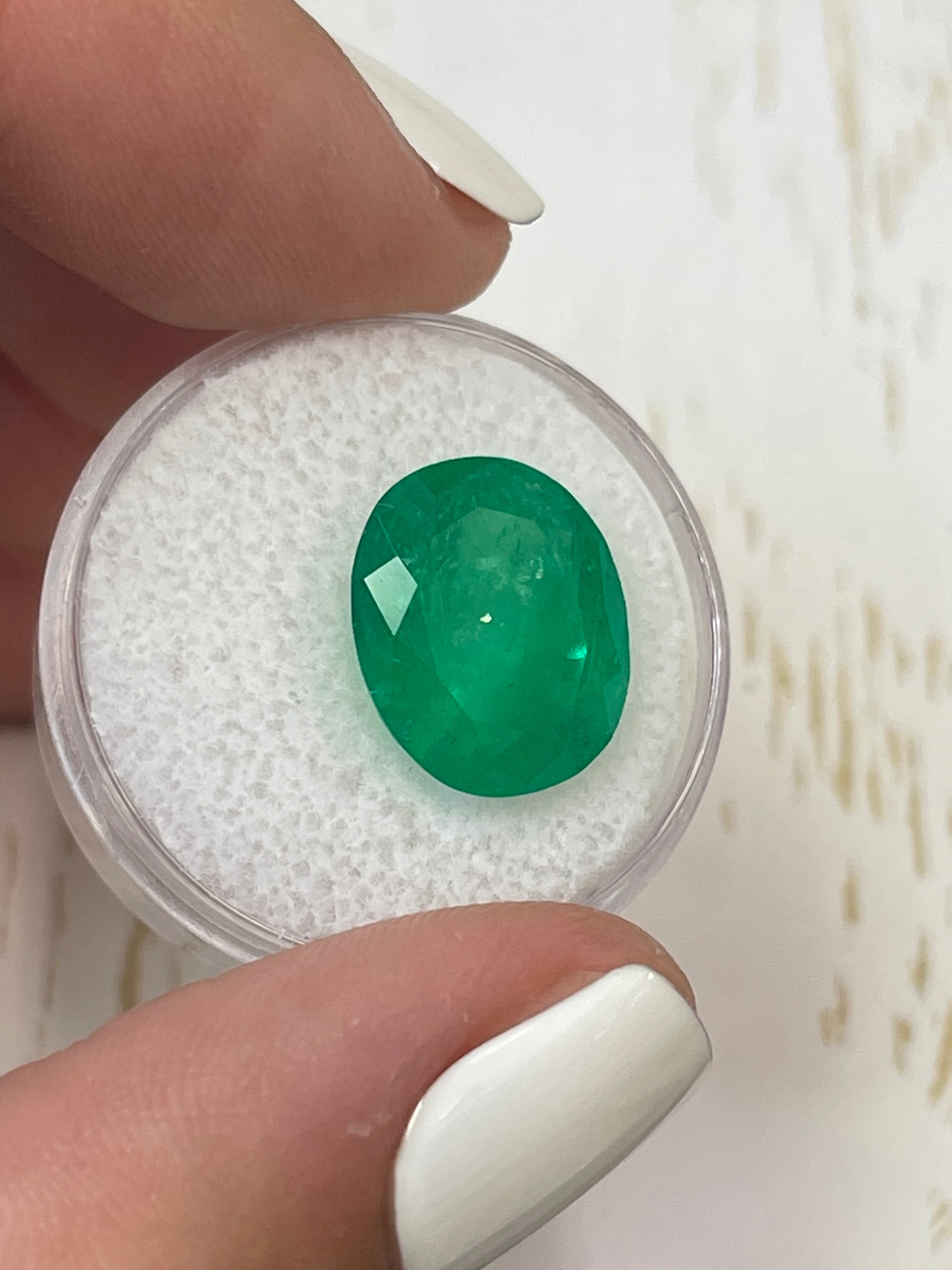 8.29 Carat 14x12mm Deep Green Natural Colombian Loose Emerald Gemstone - Oval Cut for Jewelry Making, Engagement Rings & Luxury Gifts