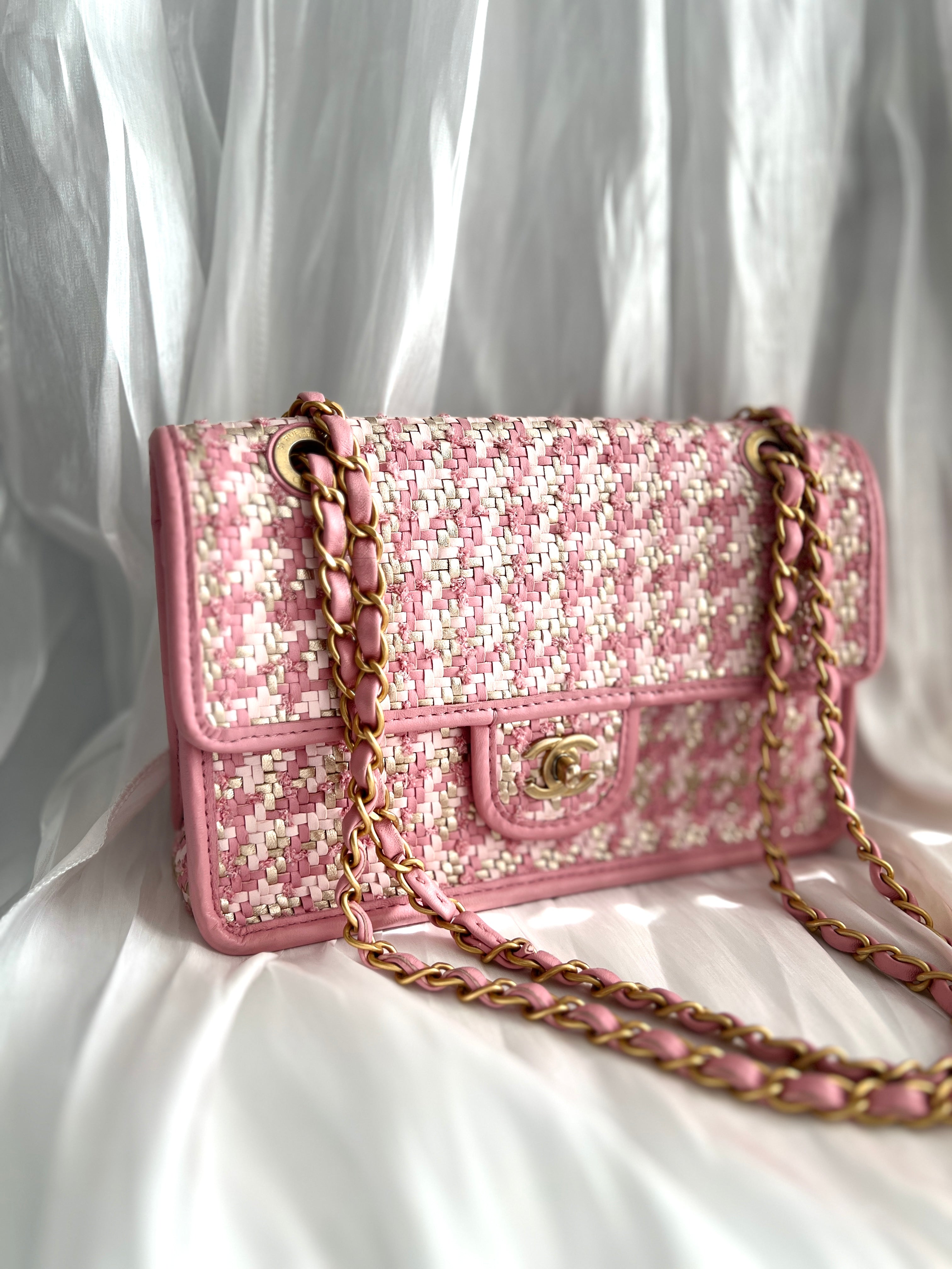 Chanel Tweed & Leather Houndstooth Weave Flap Bag - Luxury Designer Handbag for Women, Perfect for Parties, Dating & Special Occasions
