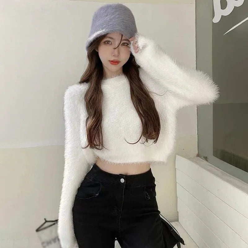 Women's Round Neck Long Sleeve Knitted Velvet Sweater - Soft Winter Pullover for Casual Outfits & Office Wear