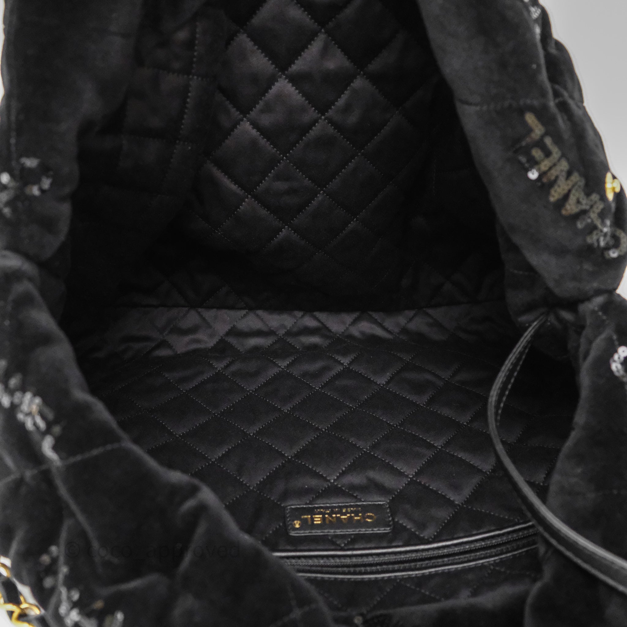 Chanel 22 Medium Handbag with Sequins Logo in Black Velvet - Perfect for Evening Parties, Date Nights & Luxury Fashion Events