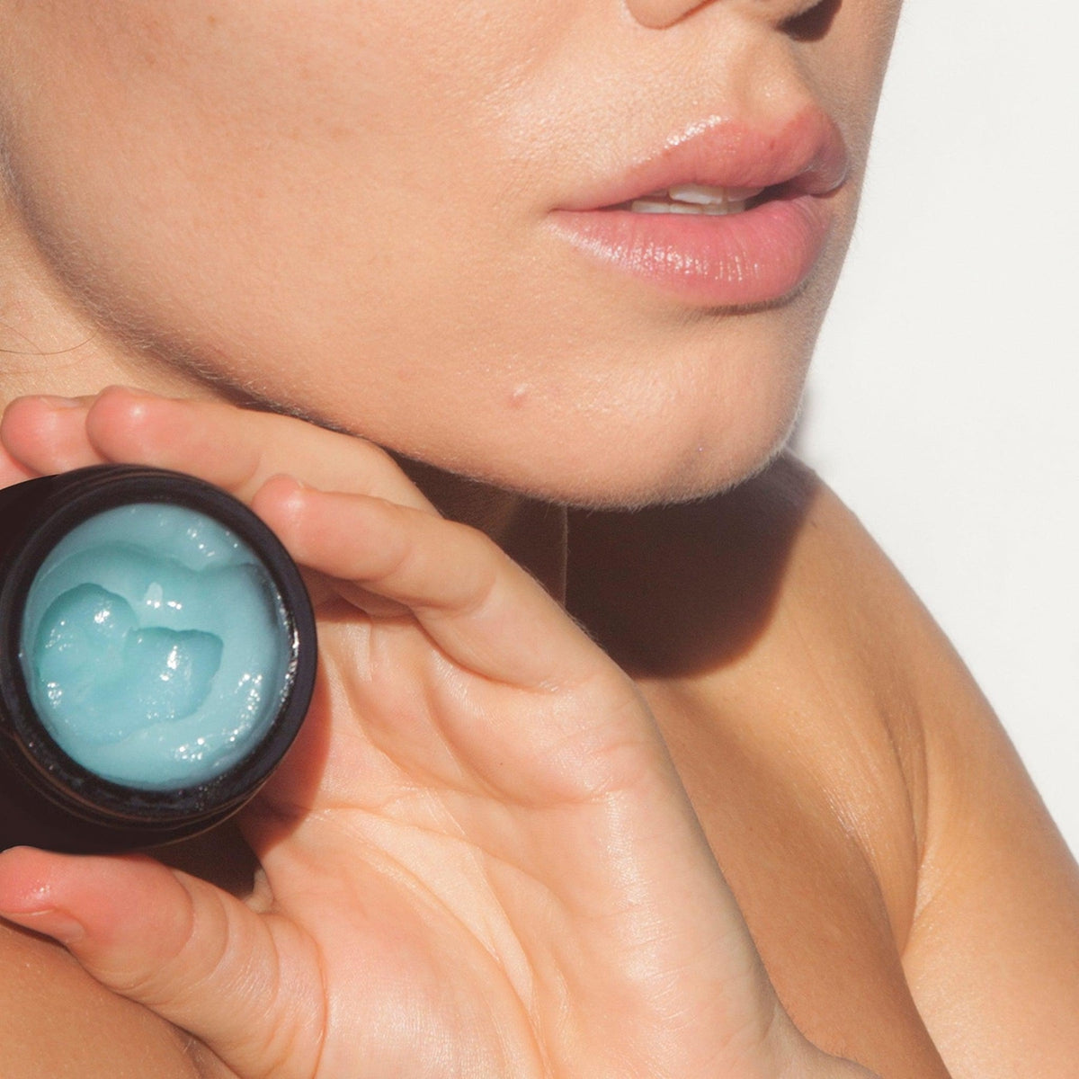 Le Blue Balm - Soothing Skin Relief Balm for Dry & Irritated Skin | Perfect for Eczema, Psoriasis & Minor Cuts | All-Natural Moisturizing Solution for Face, Hands & Body