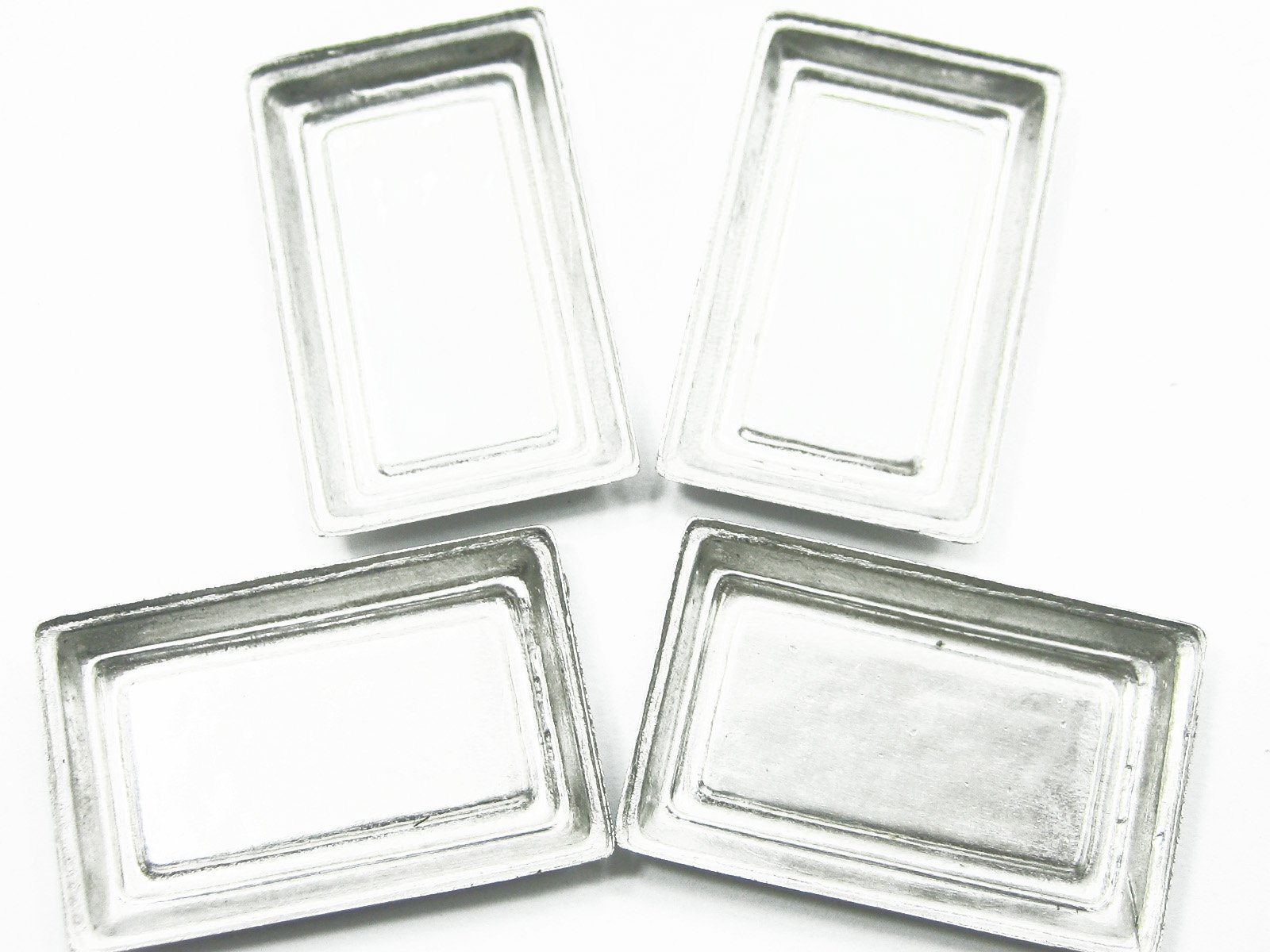Miniature Bakery Bread Decoration Accessories - 4 Tiny Tin Trays for Dollhouse DIY Crafts | Perfect for Miniature Food Displays, Baking Scenes & Collectible Dollhouse Decor
