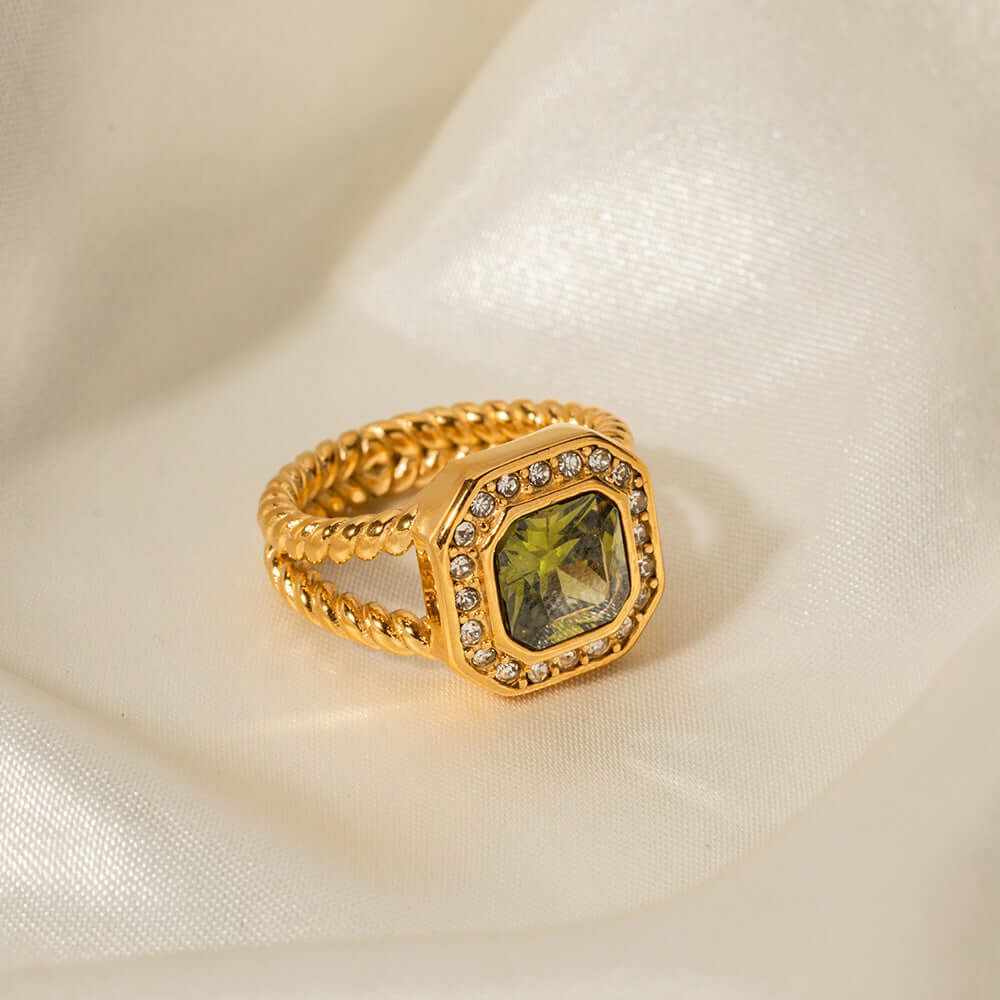 18K Gold Vintage Green Cubic Zirconia Twist Split Ring - Elegant Jewelry for Women, Perfect for Parties, Weddings & Special Occasions | JDR694