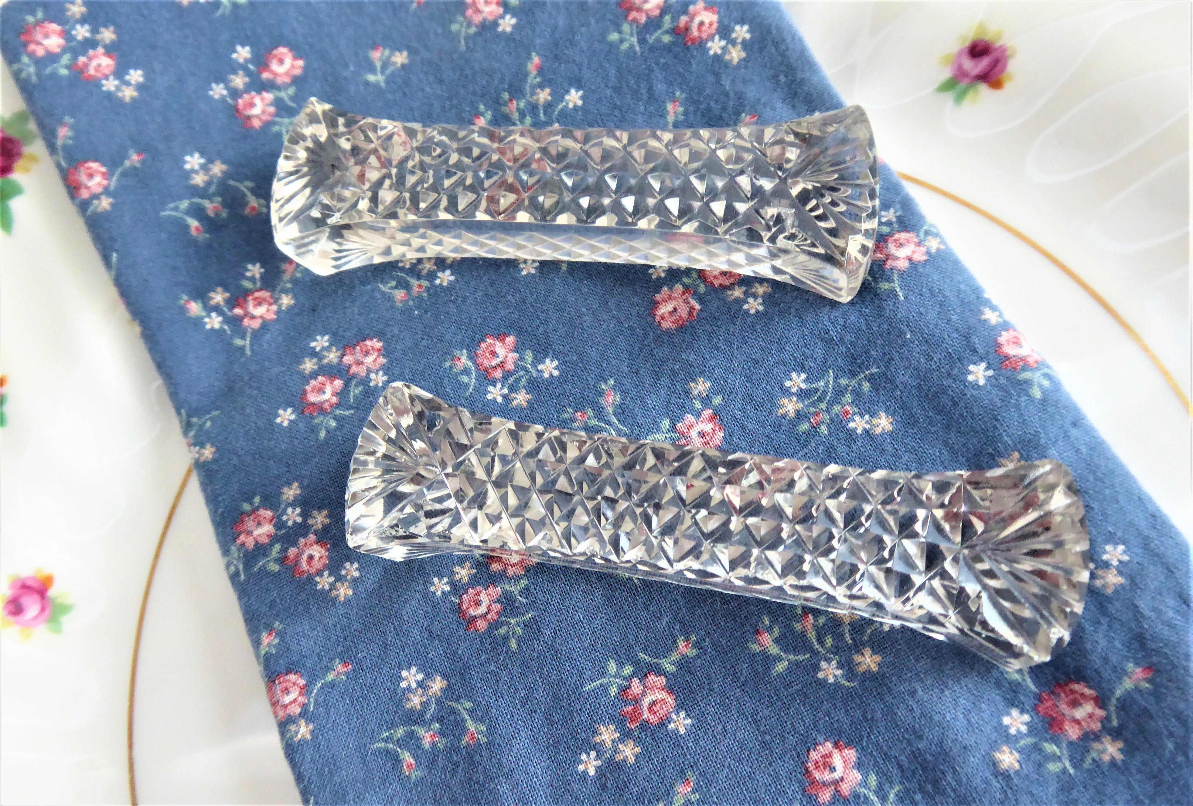 Czech Bohemia Lead Crystal Knife Rest Pair - Tapered Baton Faceted Waffle Beveled Design - Elegant Table Setting for Fine Dining & Home Decor