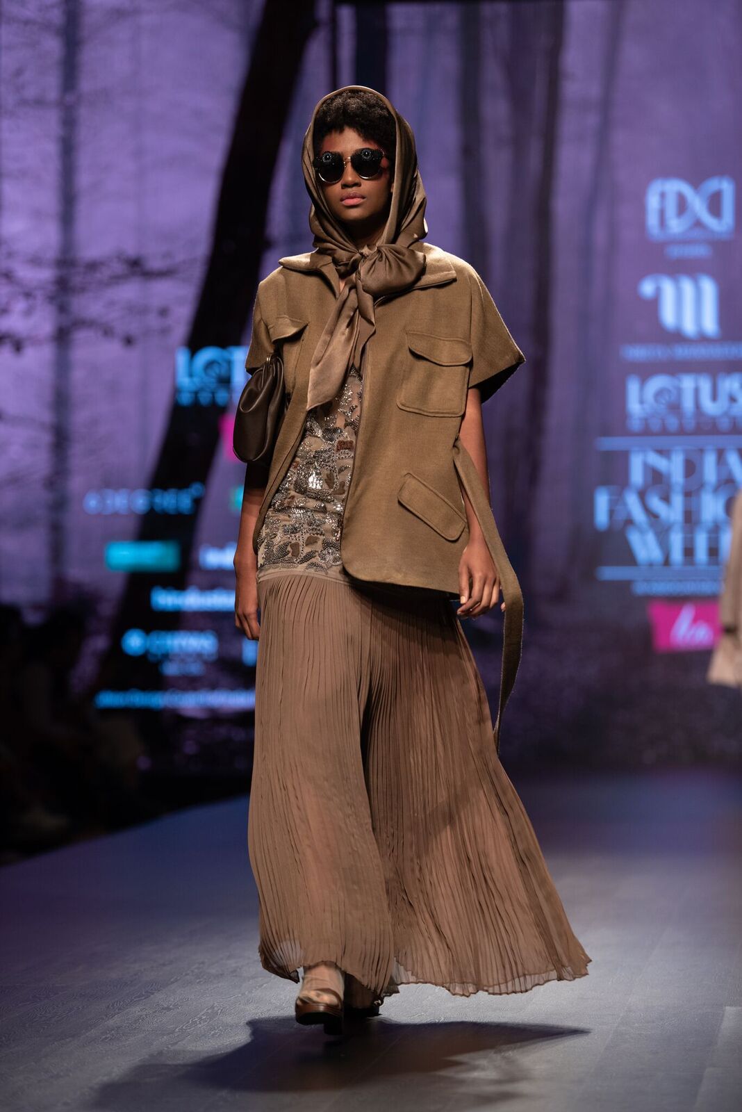 Yami Gautam Oversized Dark Tan Trench Coat with Belt - Stylish Women's Outerwear for Fall & Winter Fashion