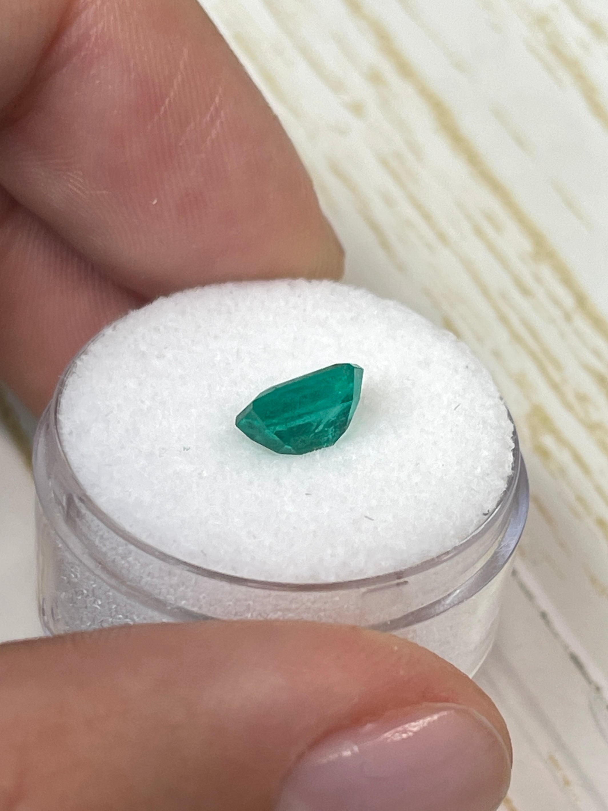 1.31 Carat 8x6mm Loose Colombian Emerald Gemstone - Emerald Cut for Jewelry Making, Engagement Rings & Fine Collections