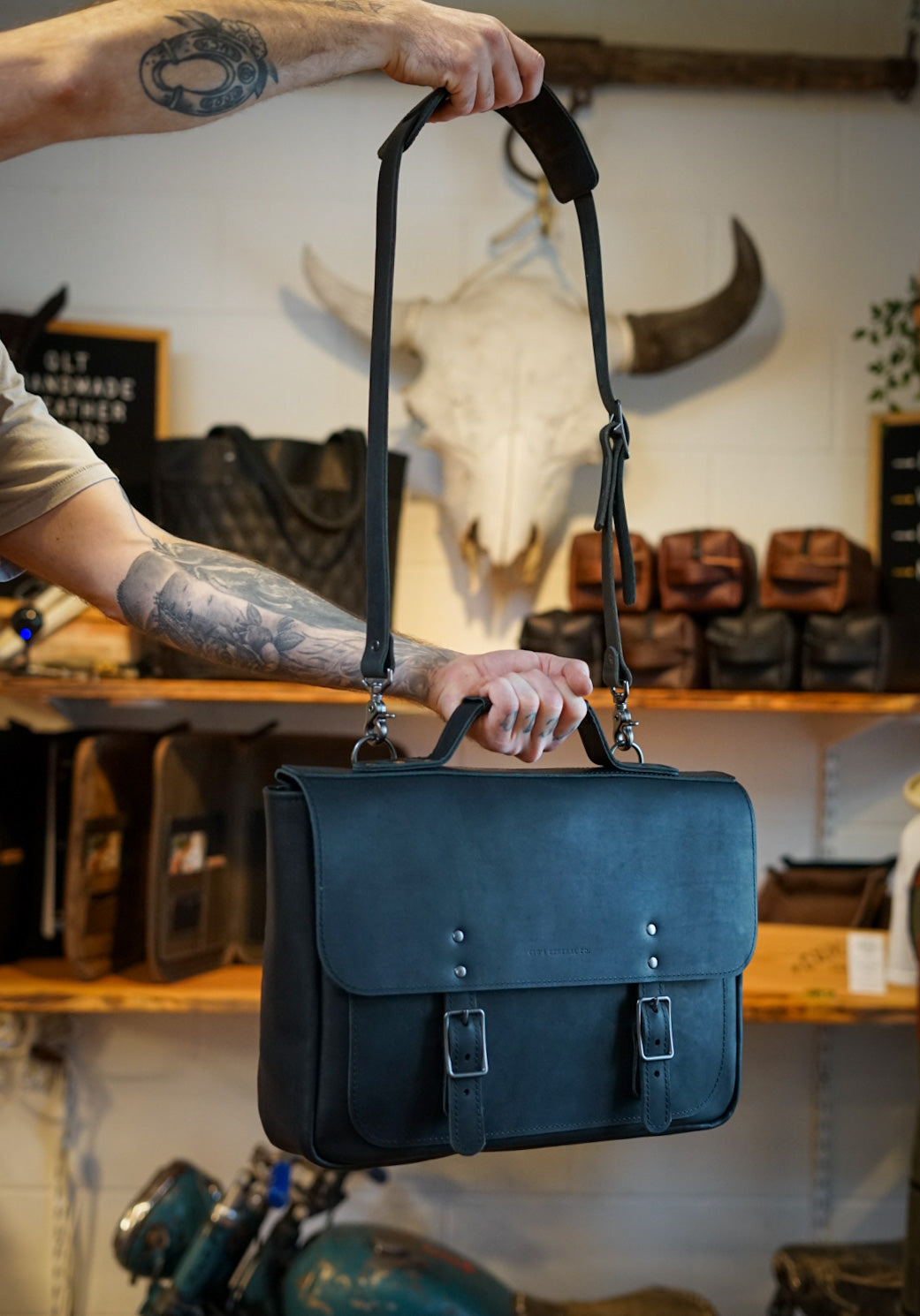 16 Inch Messenger Bag for Men & Women - Durable Crossbody Shoulder Bag (Flat Black) - Perfect for Work, Travel & Daily Commute