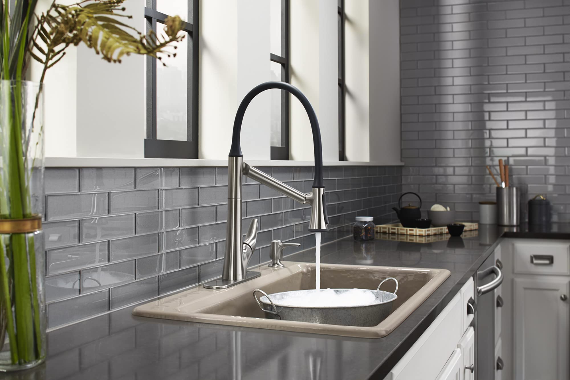ARISE® Pull Down Kitchen Faucet with Sprayer - High Arc Brushed Nickel Modern Sink Faucet for Home & Commercial Use - Perfect for Washing Dishes, Filling Pots & Cleaning Countertops