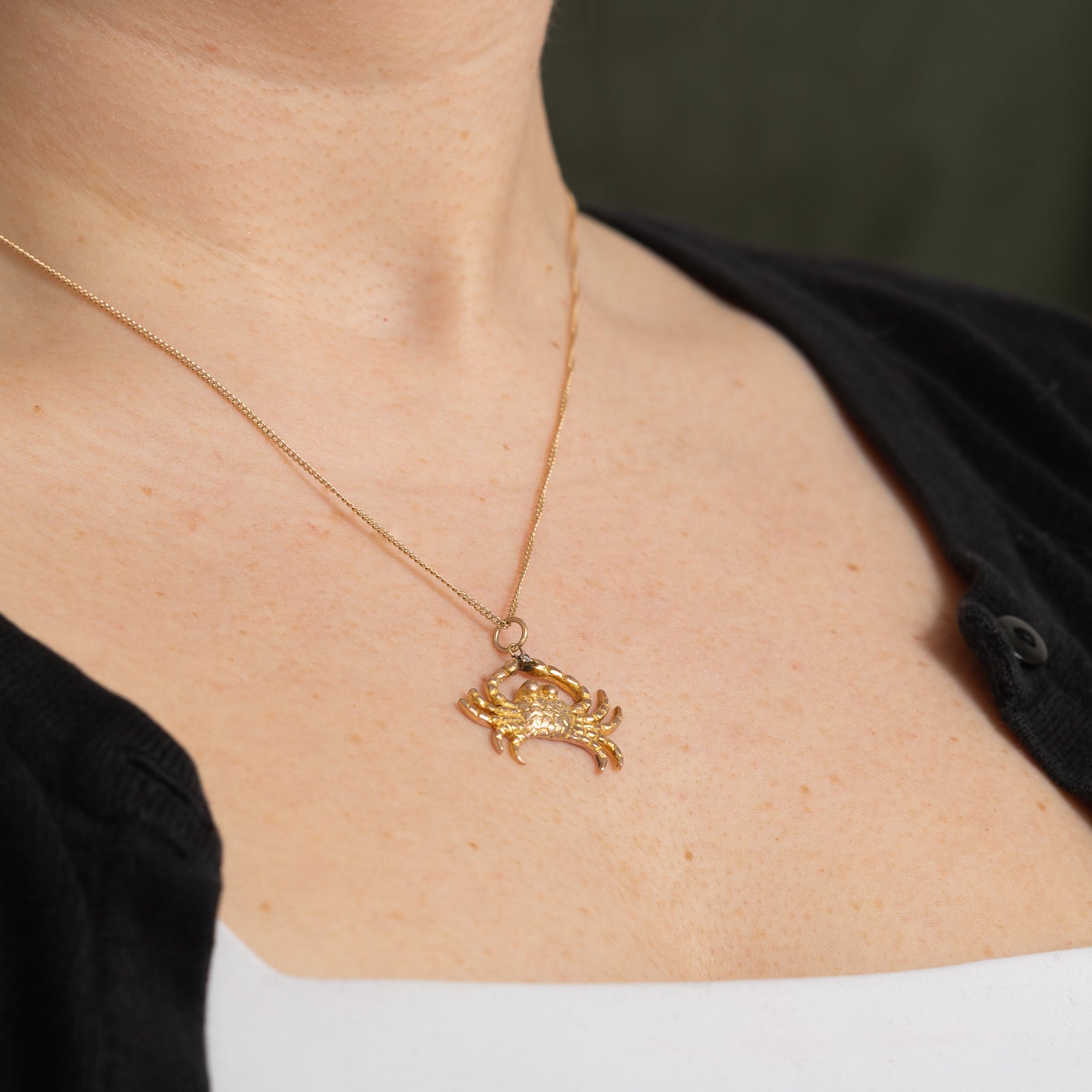 0.015ct Diamond Crab Pendant Necklace - Elegant 14K Gold Crab Charm Jewelry for Women - Perfect Gift for Birthdays, Anniversaries & Beach Vacations