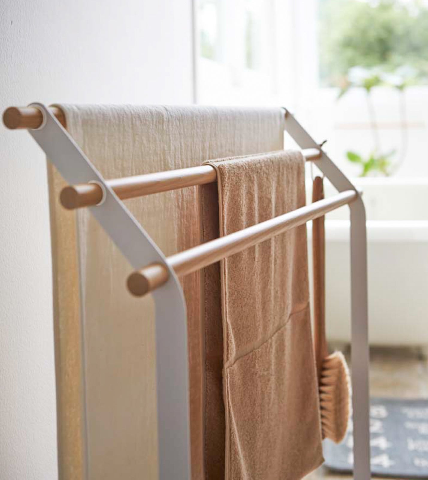 32 Inch Steel and Wood Bath Towel Rack - Rustic Modern Bathroom Organizer for Spa, Hotel & Home Decor