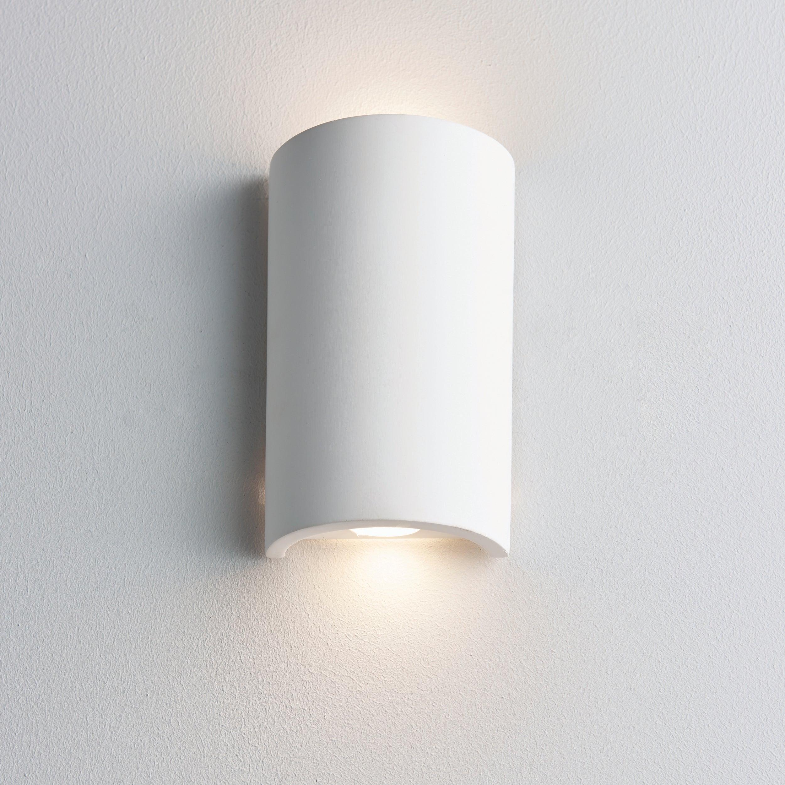 Crescent White Paintable Plaster Wall Light 2.8W LED - Modern Home Decor Lighting for Bedroom, Living Room & Hallway