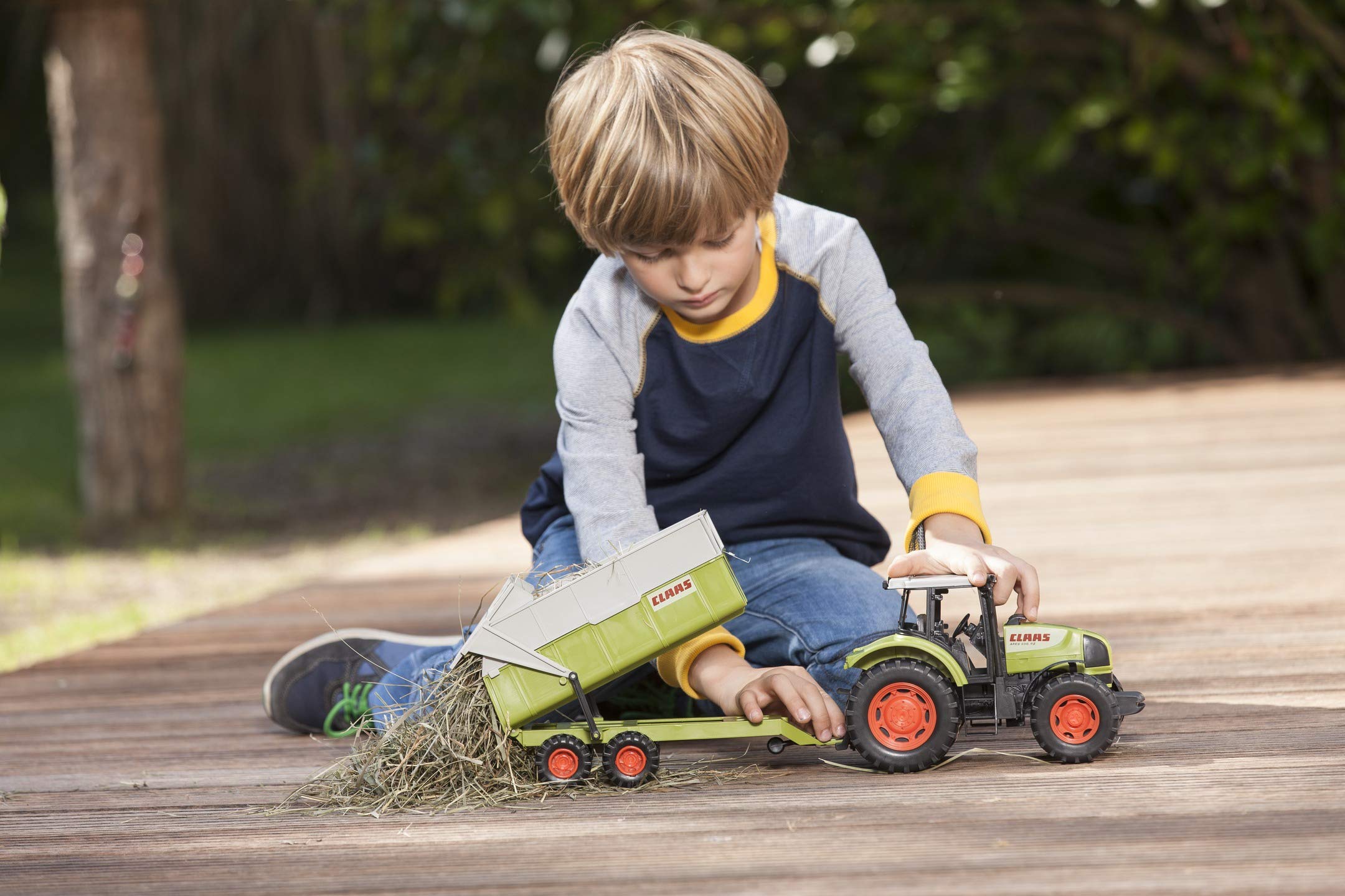 DICKIE TOYS CLAAS ARES Farm Tractor & Trailer Playset - Realistic Die-Cast Toy Vehicles for Kids - Perfect for Farm-Themed Pretend Play & Collectors