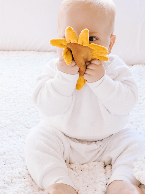 Tikiri Crinkle Scrunch Sensory Toy for Kids - Soft Sunflower Design for Autism, ADHD & Stress Relief - Perfect for Fidgeting, Anxiety Relief & Sensory Play at Home or School