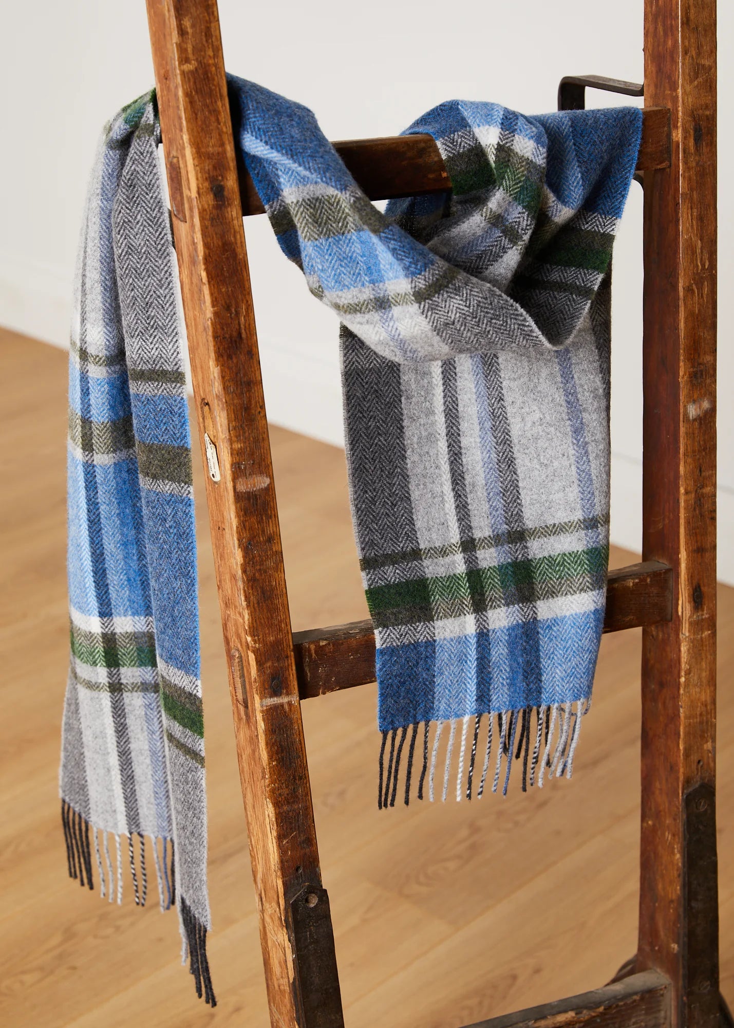 Foxford Lambswool Scarf for Women & Men - Soft Winter Warm Blue Grey Checkered Plaid Wrap - Perfect for Cold Weather, Outdoor Activities & Fashion Accessory